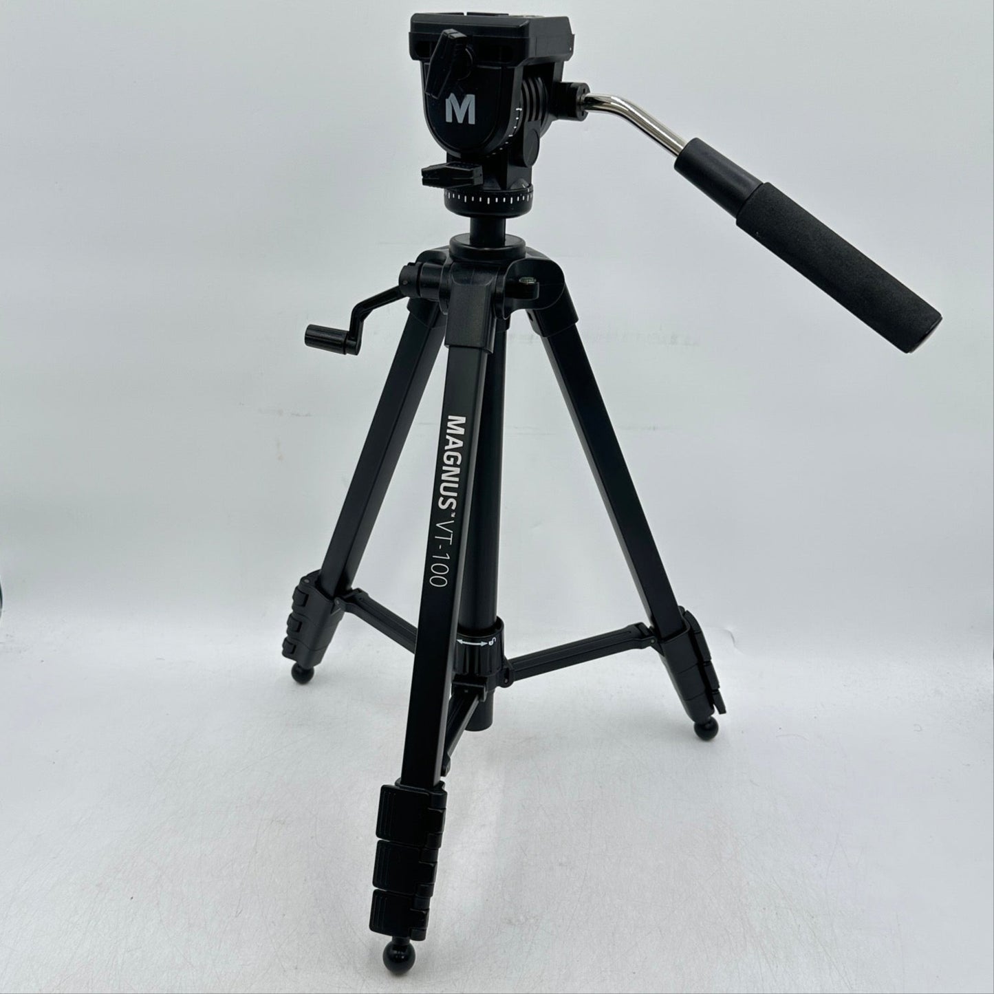 Magnus VT-100 Tripod System with 2-Way Pan Head VT100