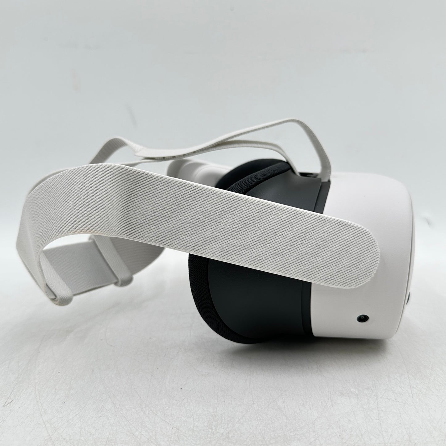 Meta Quest 3S 128GB Standalone All-in-One VR Headset SK-1000926-01