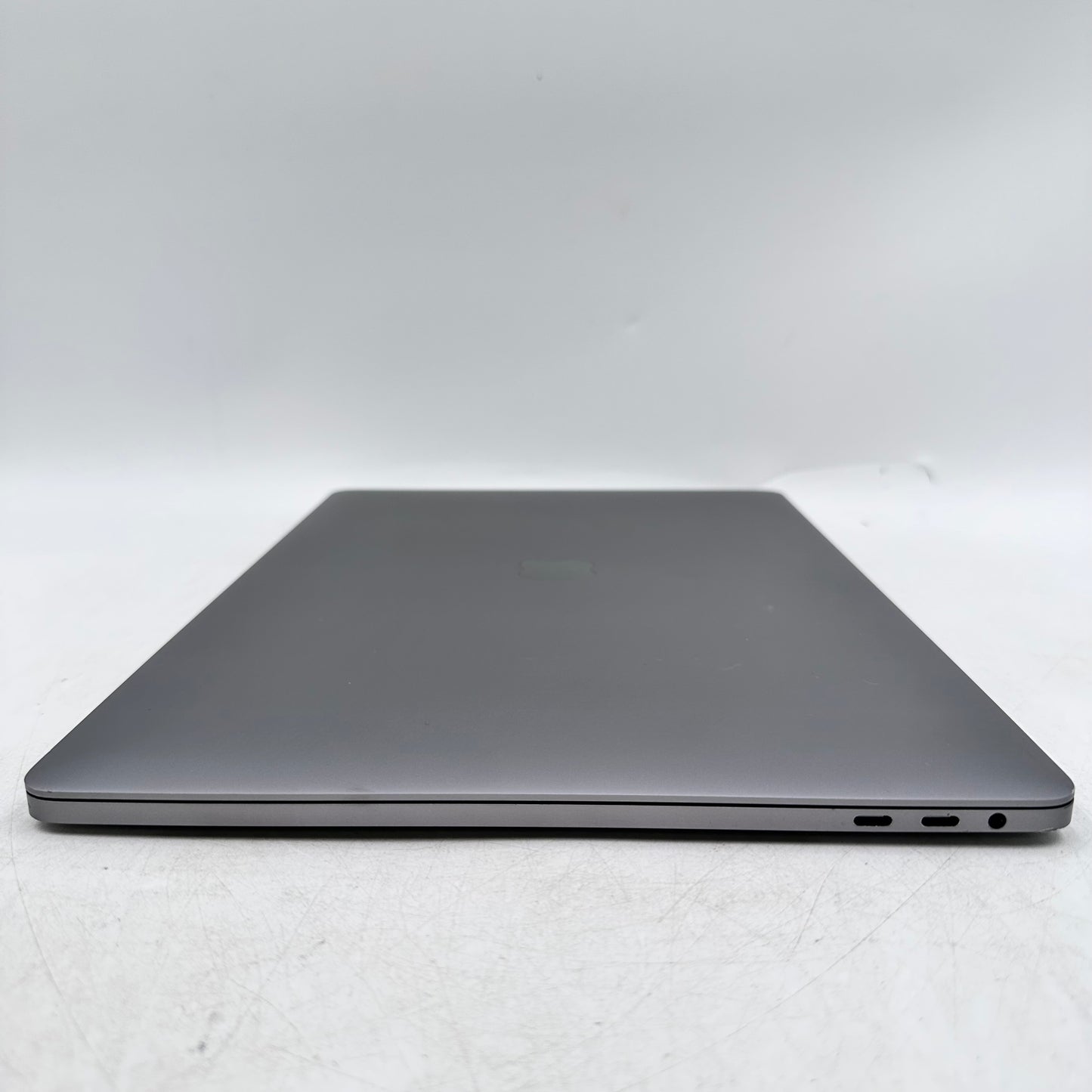 2019 Apple MacBook Pro 15" i9-9880H 2.3GHz 16GB RAM 512GB SSD 560X Gray READ
