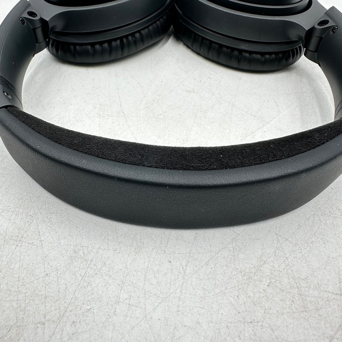 Bose QuietComfort 35 II QC35 Over-Ear Wireless Noise Cancelling Headphones READ