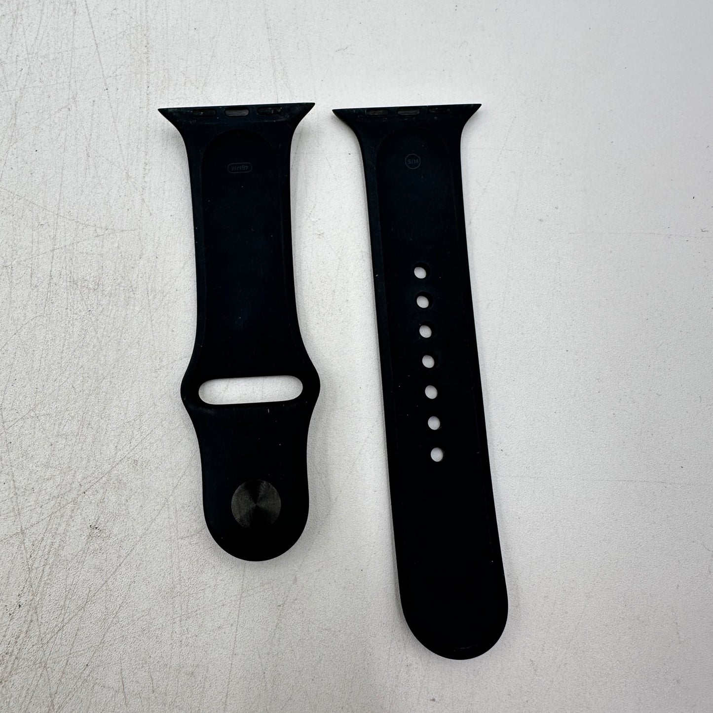 GPS Only Apple Watch SE 2nd Gen 44MM Black Aluminum Black Sport Band A2723