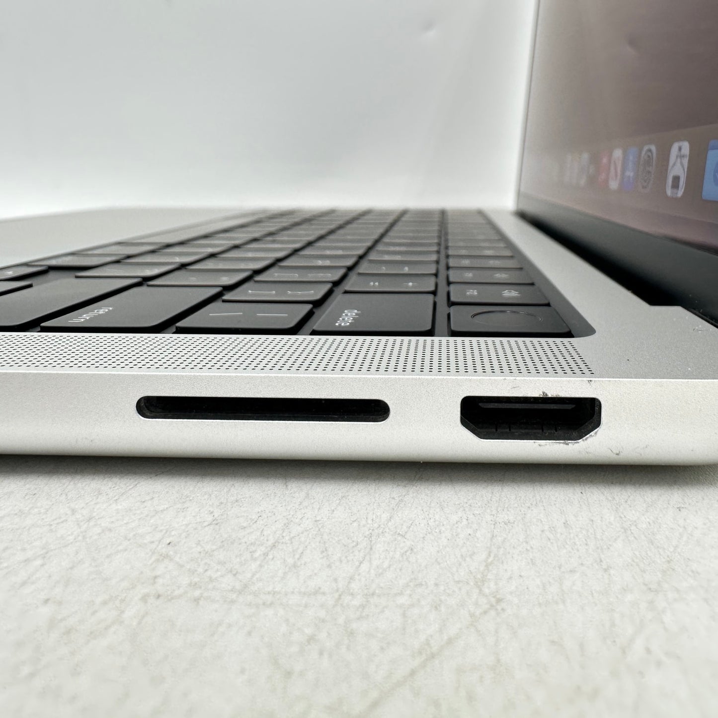 2023 Apple MacBook Pro 14" M3 10C GPU 4.0GHz 8GB RAM 512GB SSD MR7J3LL/A