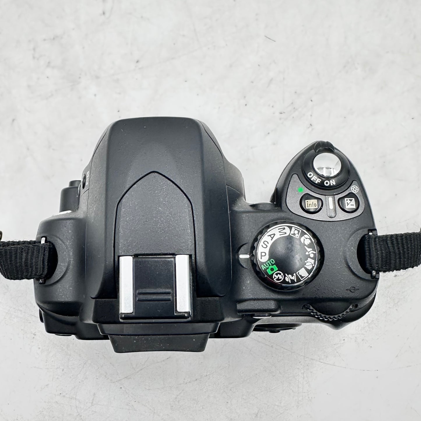 Nikon D40x 10.2MP DSLR Camera 9991 SC w/ 18-135mm Lens