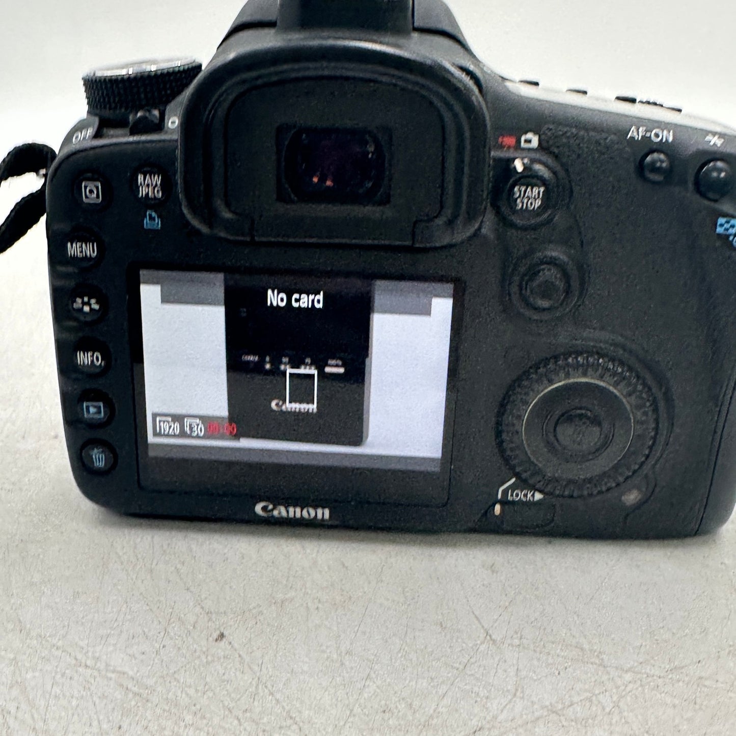 Canon EOS 7D 18.0MP Digital SLR Camera 47463 SC w/ 18-55mm Lens & Extras