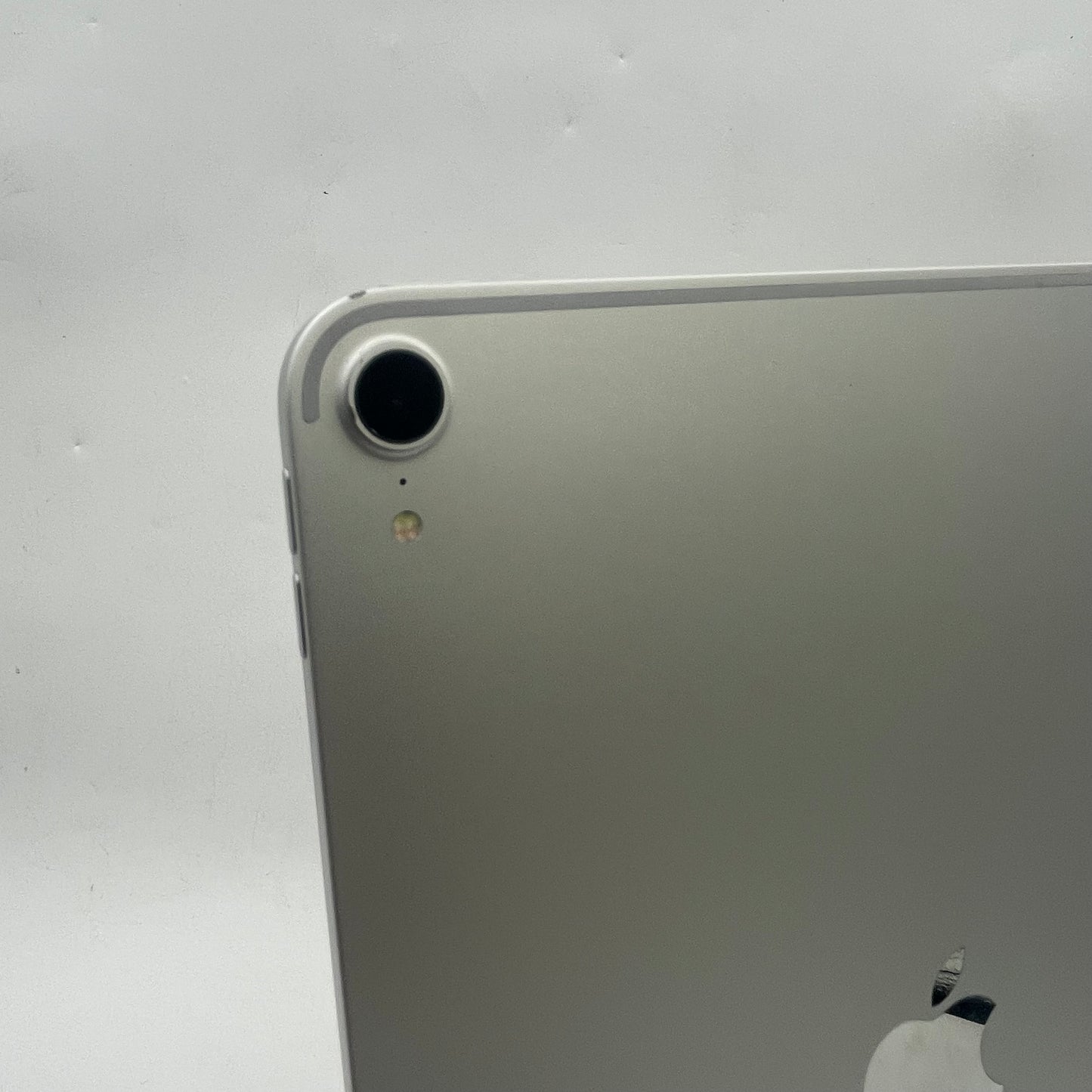 WiFi Only Apple iPad Pro 11" 1st Gen 64GB Silver MTXP2LL/A