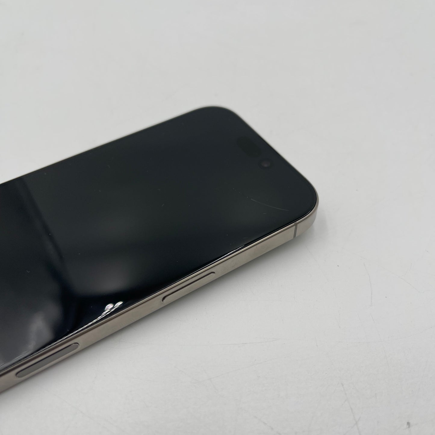 Factory Unlocked Apple iPhone 16 Pro 256GB Natural Titanium MYMK3LL/A