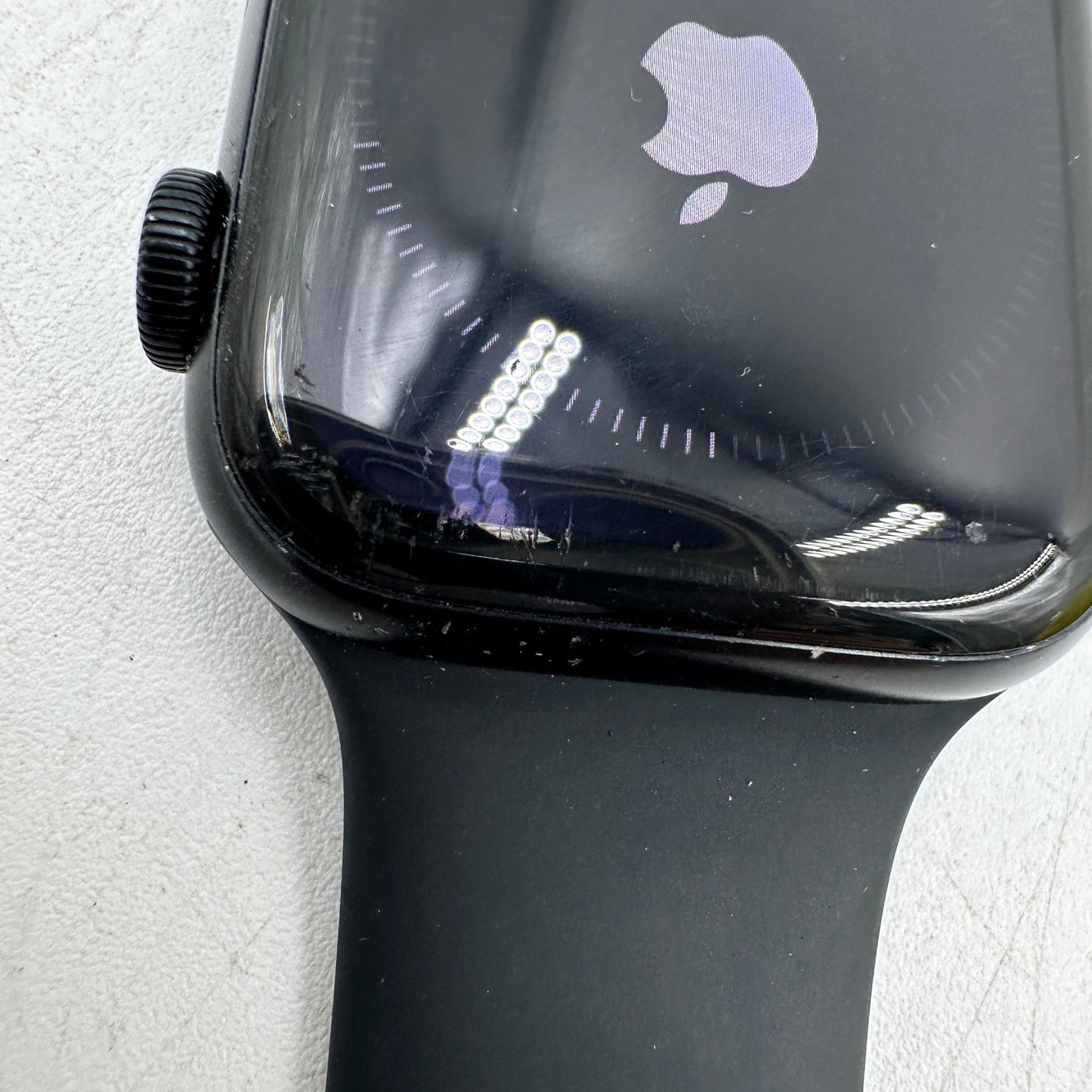 GPS Only Apple Watch SE 2nd Gen 44MM Black Aluminum Black Sport Band A2723