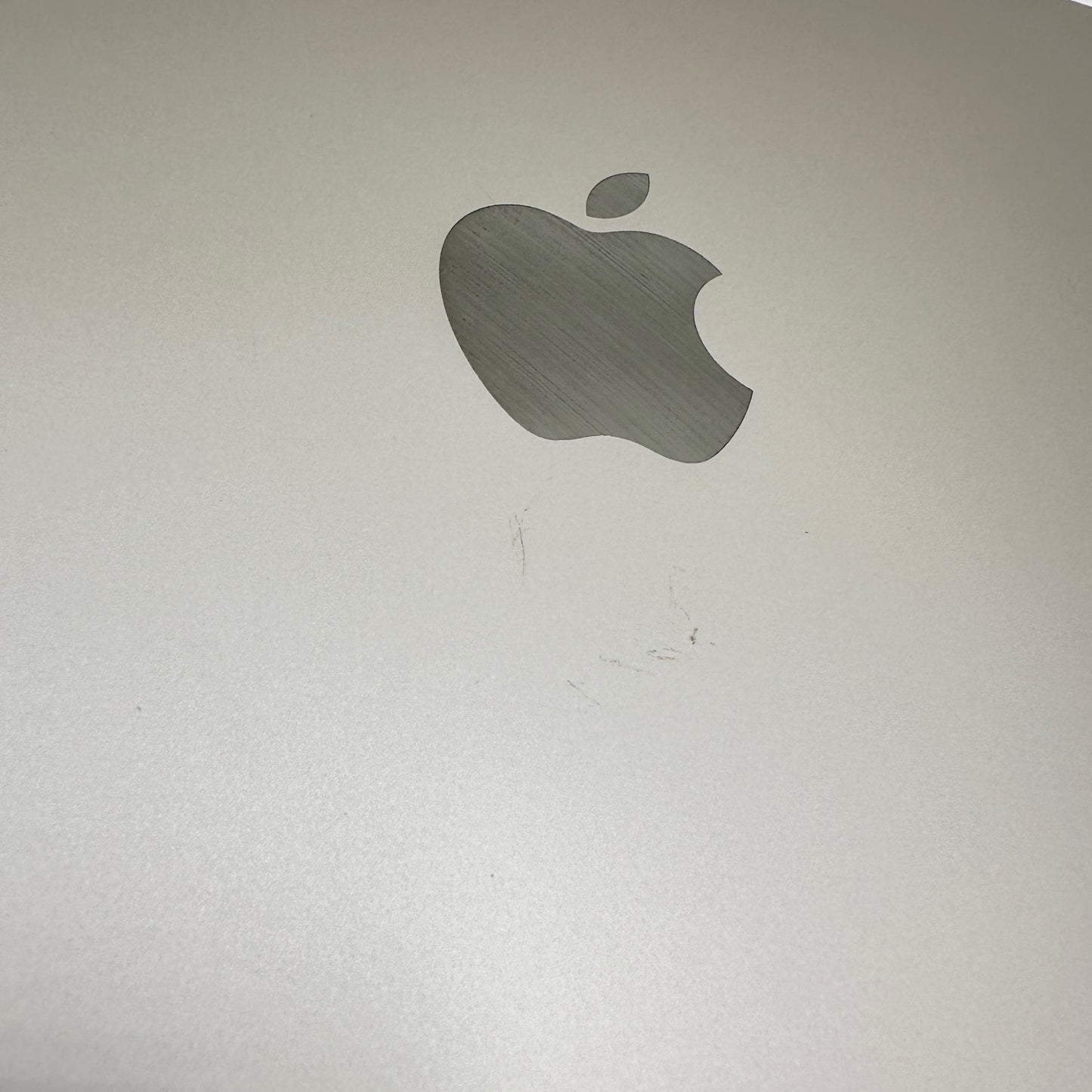 2022 Apple MacBook Air 13.6" M2 8C GPU 3.5GHz 16GB RAM 256GB SSD A2681