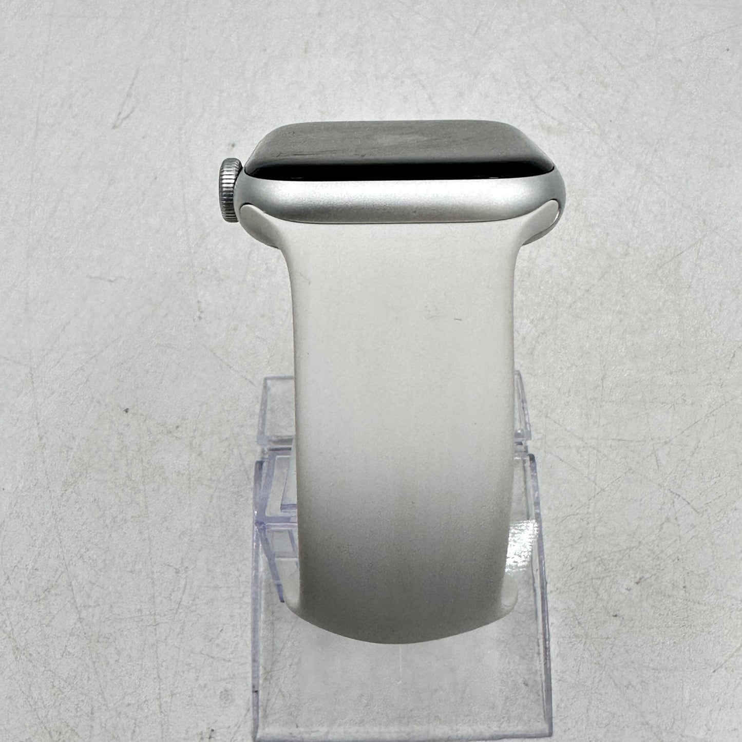 Unlocked Apple Watch SE 2nd Gen 44MM Silver Aluminum w/ White Sport Band MNU13LL/A