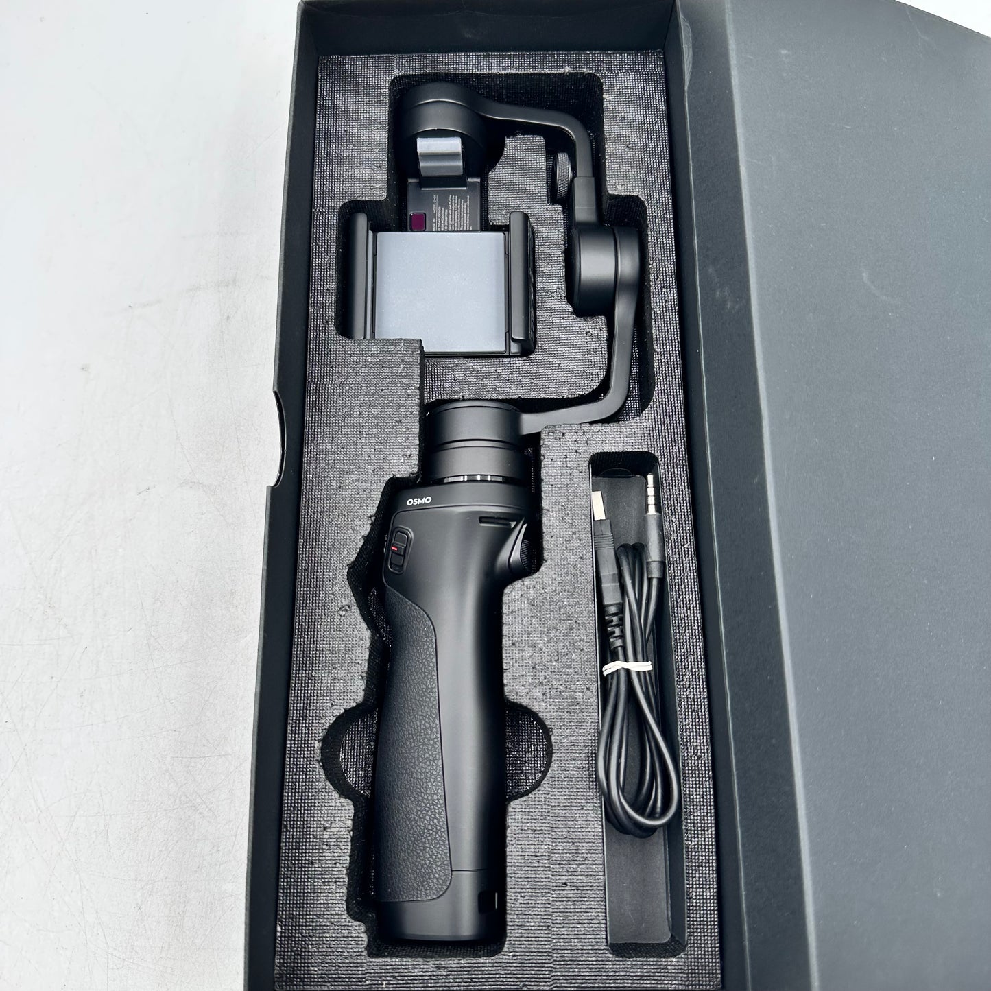 DJI Osmo Mobile Gimbal Stabilizer for Smartphones ZM01 OM150 + Extras
