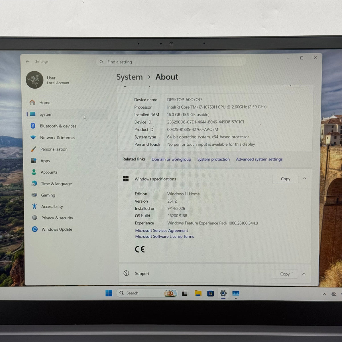 Razer Blade 15 Base RZ09-0328 15.6 i7-10750H 16GB RAM 512GB SSD GeForce RTX 2060