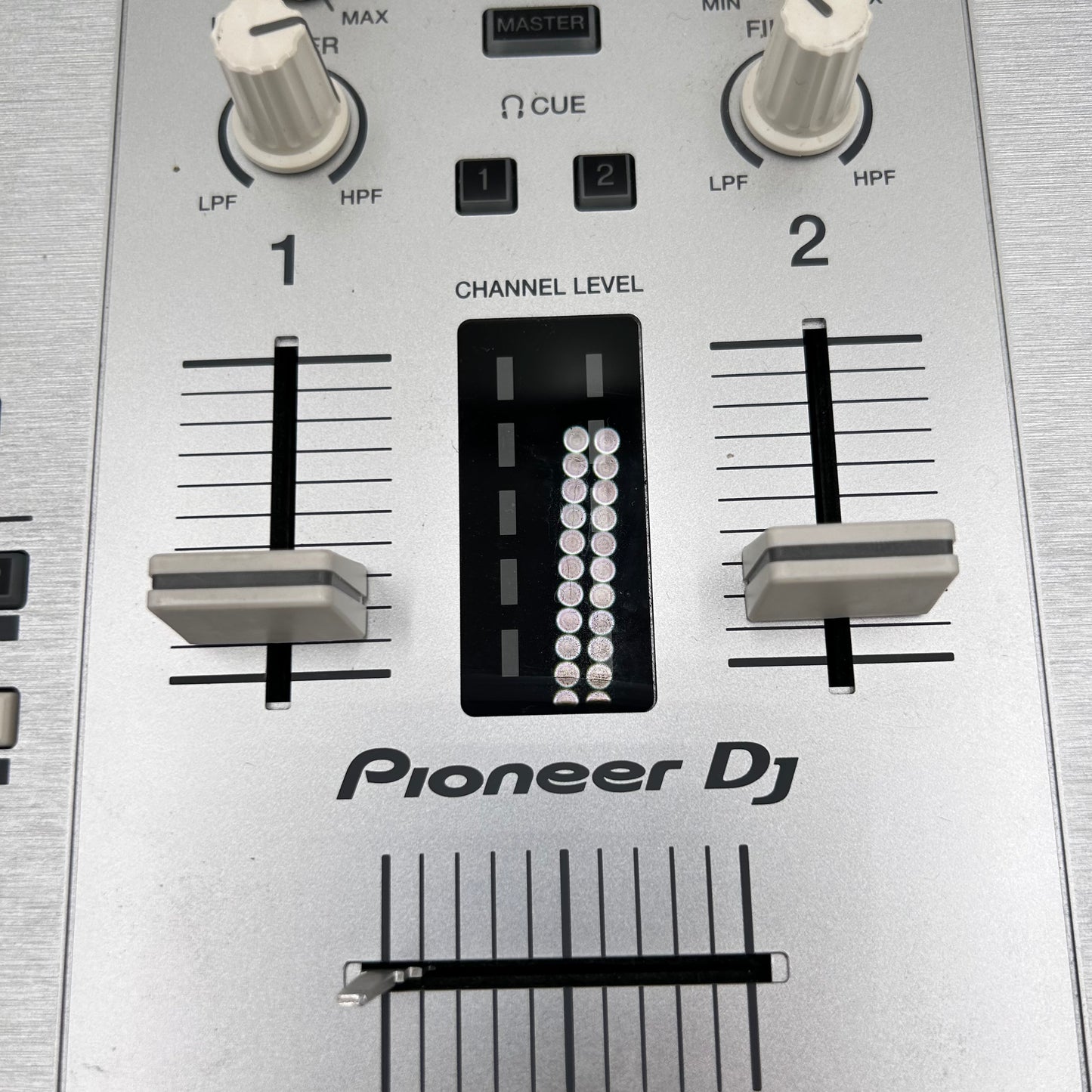 Pioneer DJ DDJ-SB3 2-Channel DJ controller Read