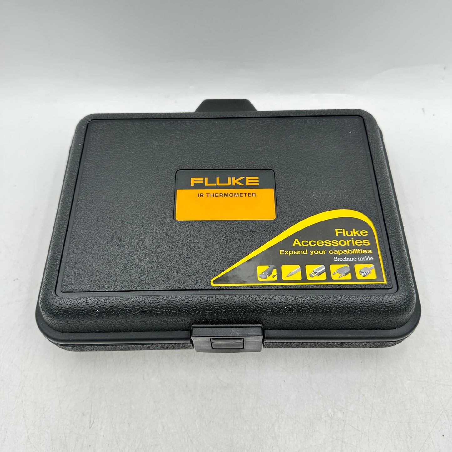 New Fluke 5065882 1.5 V 561 Infrared and Contact Thermometer