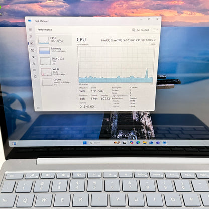 Microsoft Surface Go 1943 12.4" i5-1035G1 1.0GHz 8GB RAM 128GB SSD + Charger