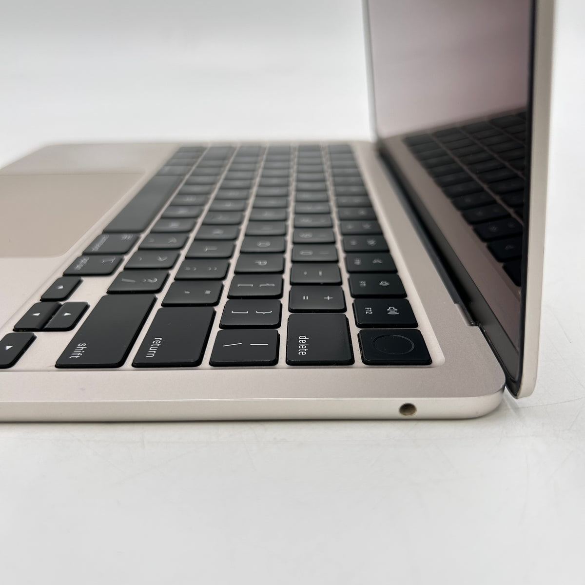 2022 Apple MacBook Air 13.6" M2 8C GPU 3.5GHz 8GB RAM 512GB SSD MLY23LL/A Read