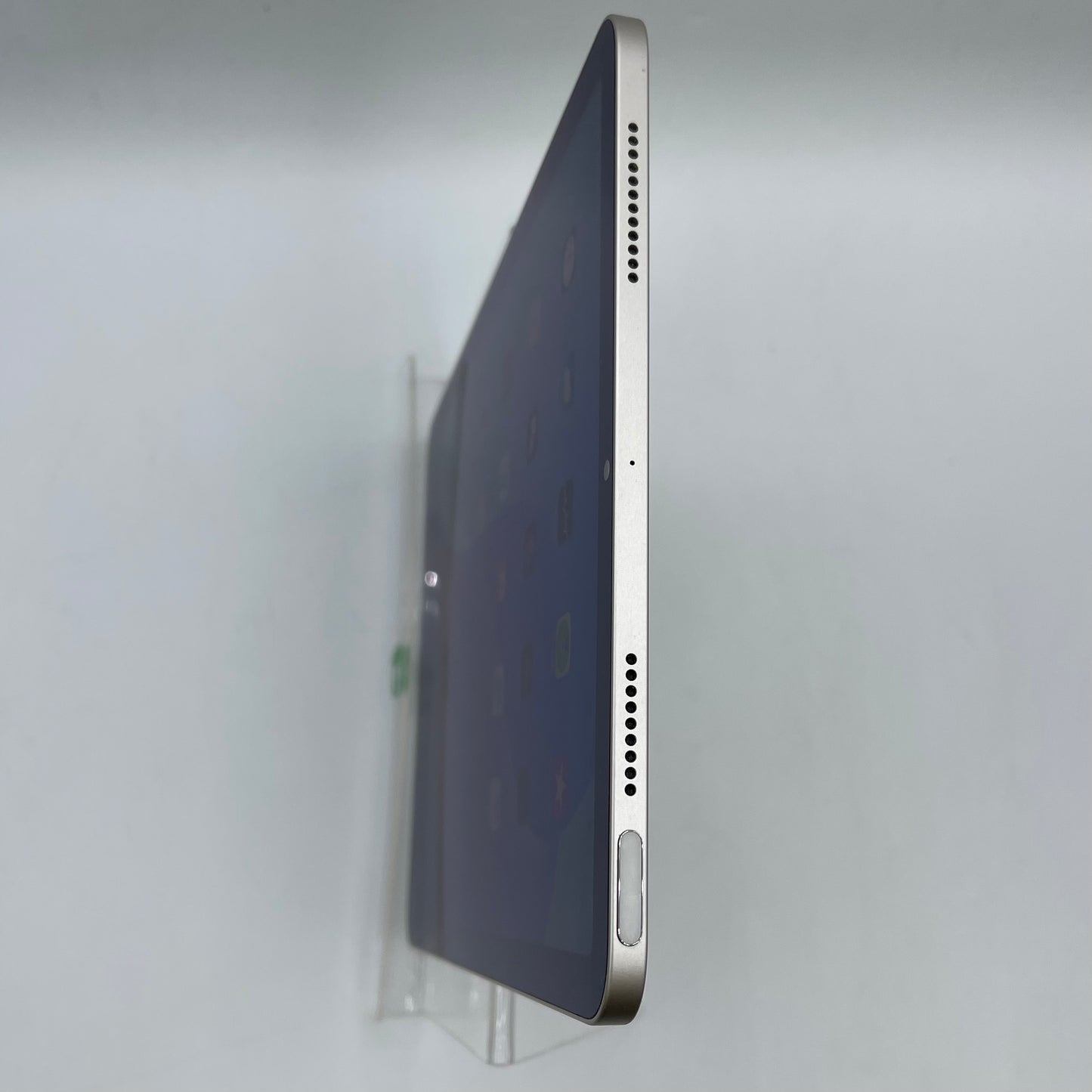 WiFi Only Apple iPad Air 5th Gen 64GB Starlight MM9F3LL/A