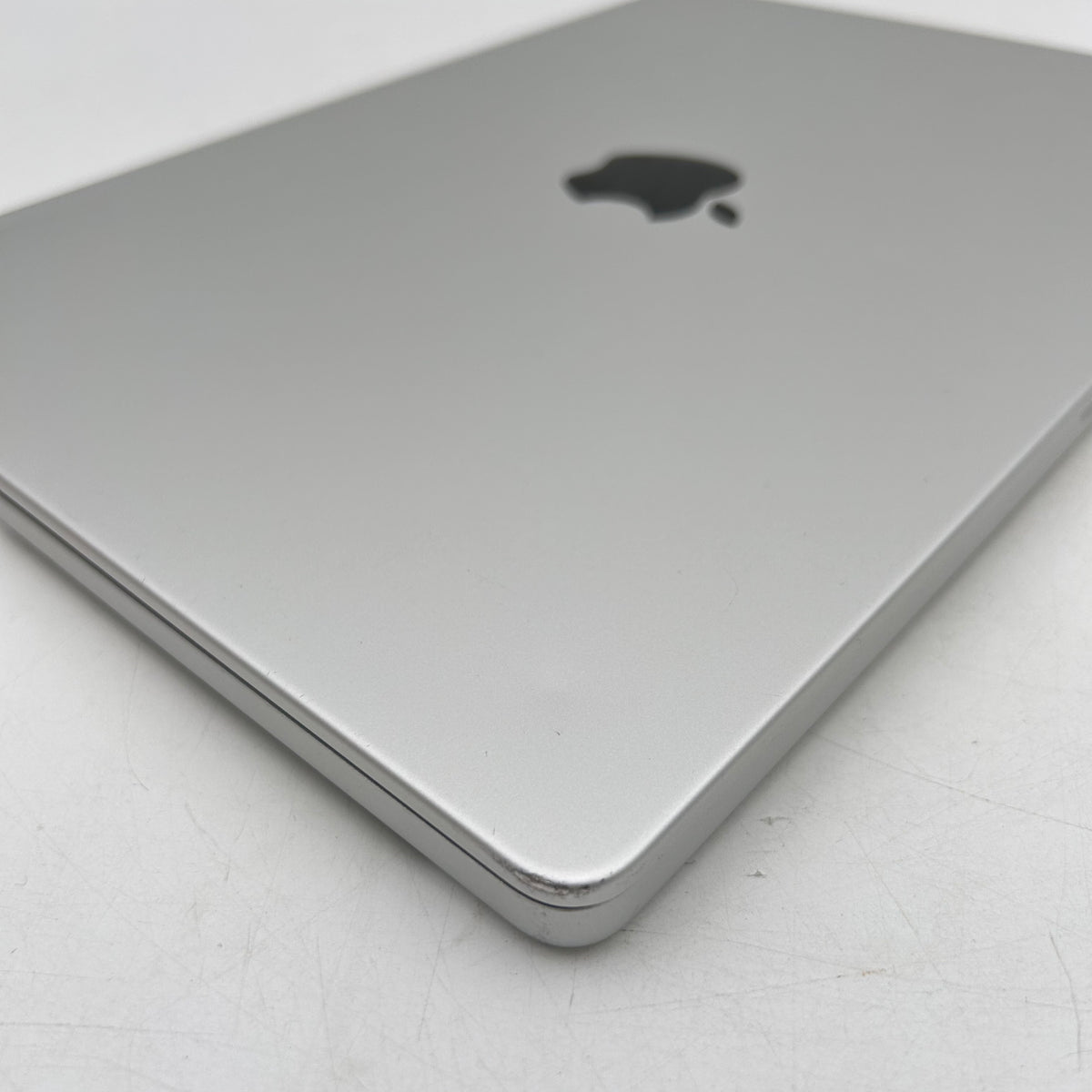 2023 Apple MacBook Pro 14" M3 8C GPU 4.0GHz 8GB RAM 512GB SSD A2918
