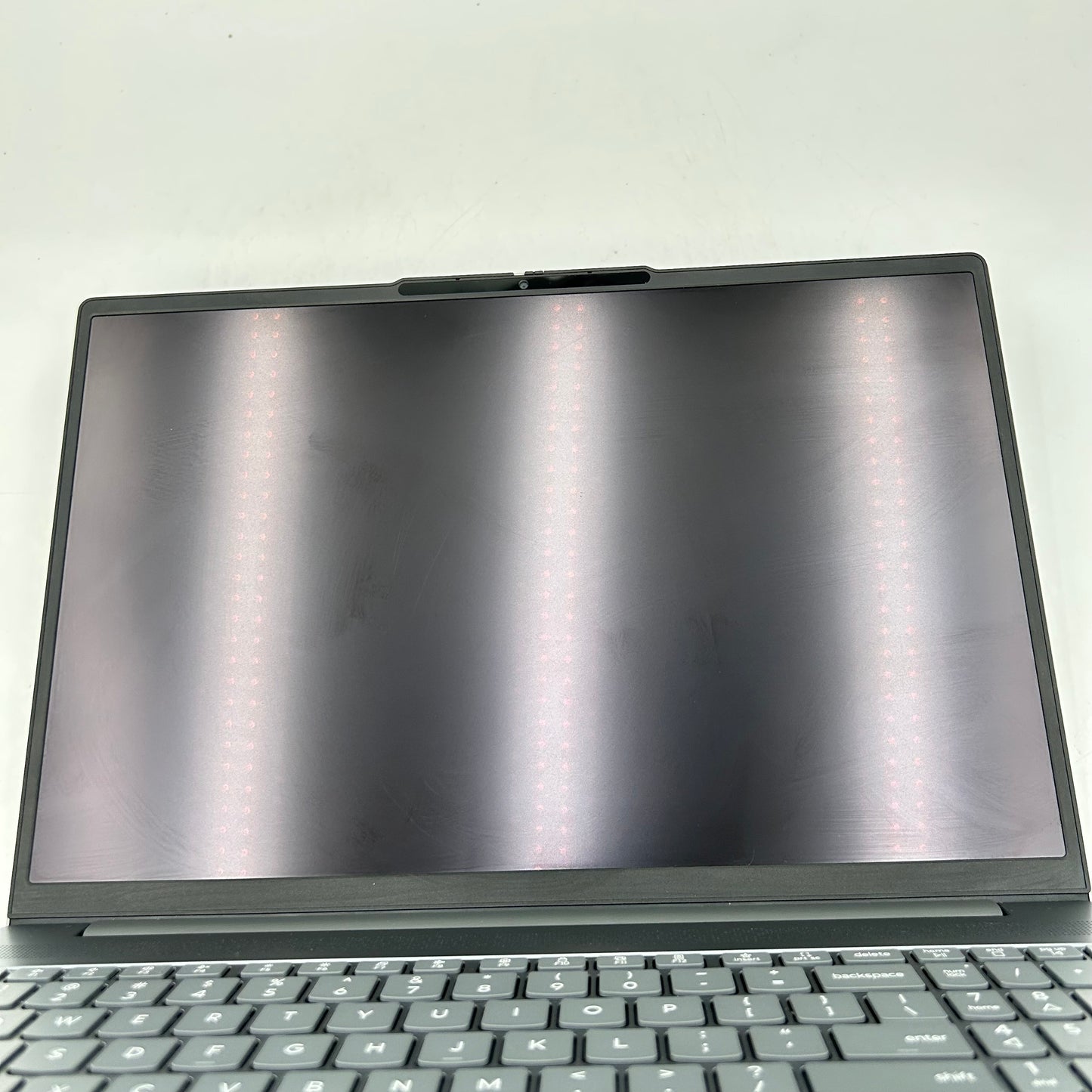 Lenovo IdeaPad Slim 3 15Q8X10 15.3 Snapdragon X  2.9GHz 16GB RAM 256GB SSD