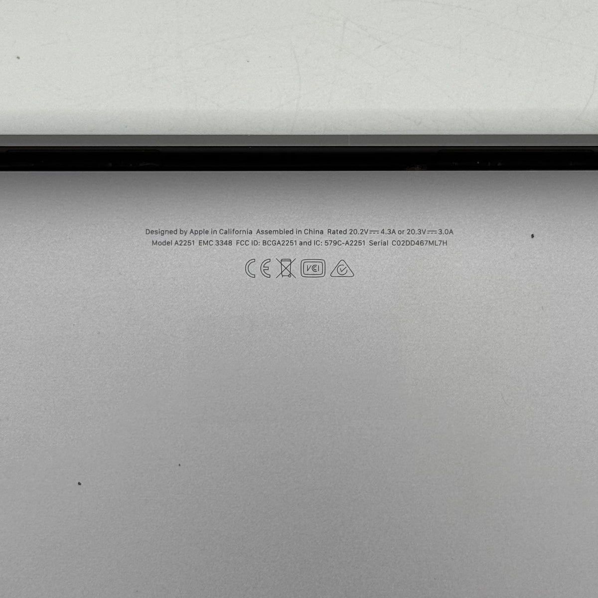 2020 Apple MacBook Pro 13.3" i5 2.0GHz 16GB RAM 512GB SSD A2251