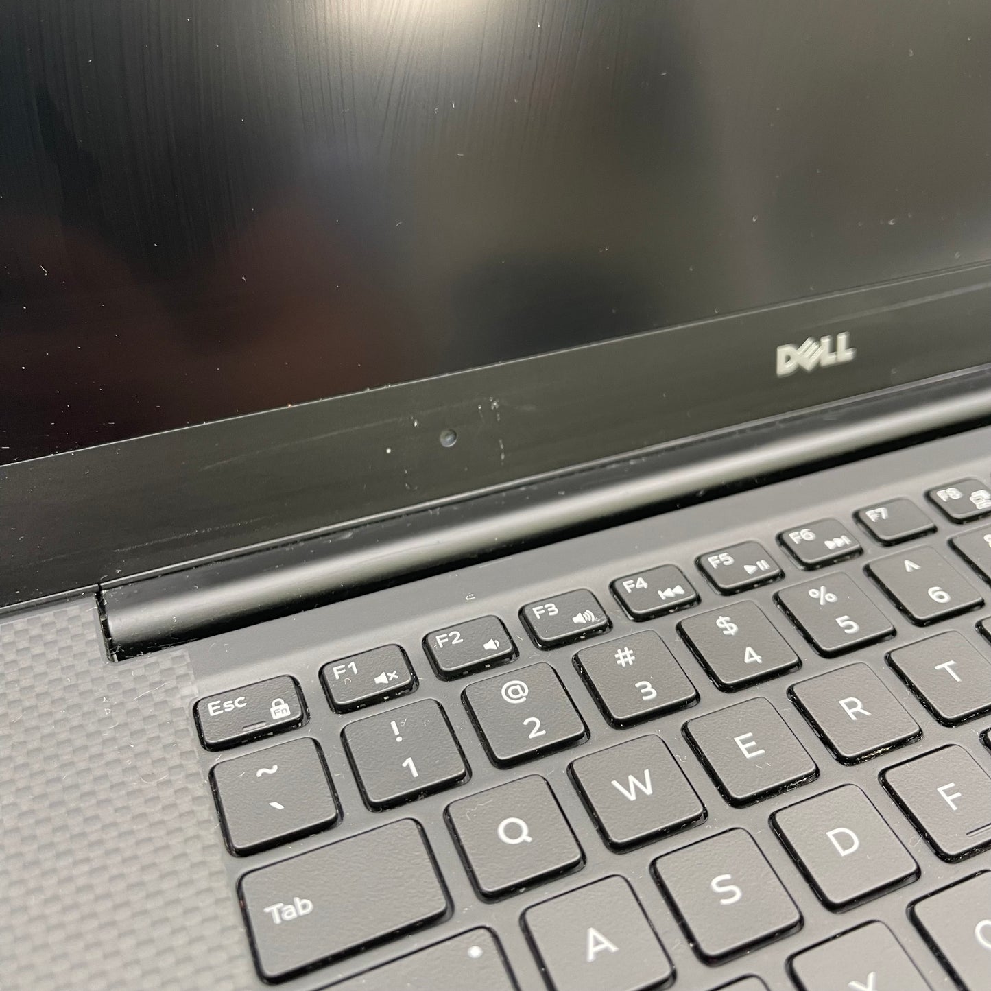 Dell Precision 5520 P56F 15.6" i7-7820HQ 2.9GHz 48GB RAM 4TB SSD Quadro M1200