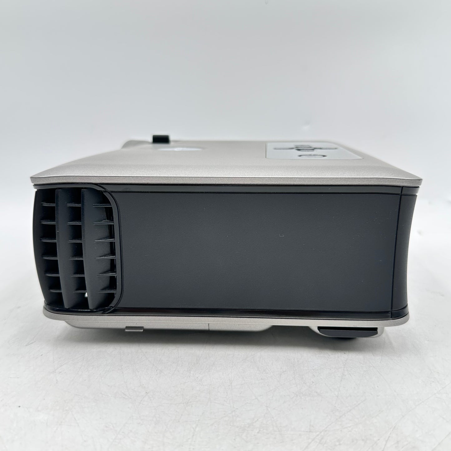 Dell 2400MP DLP Projector 3,000 Lumens HDTV XGA W/ Cables & Case