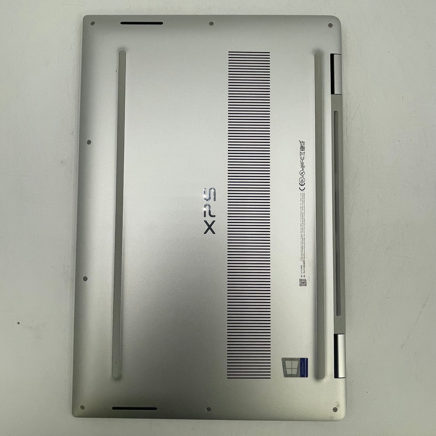 Dell XPS 15 9575 15.6" i7-8705G 3.1GHz 16GB RAM 256GB SSD