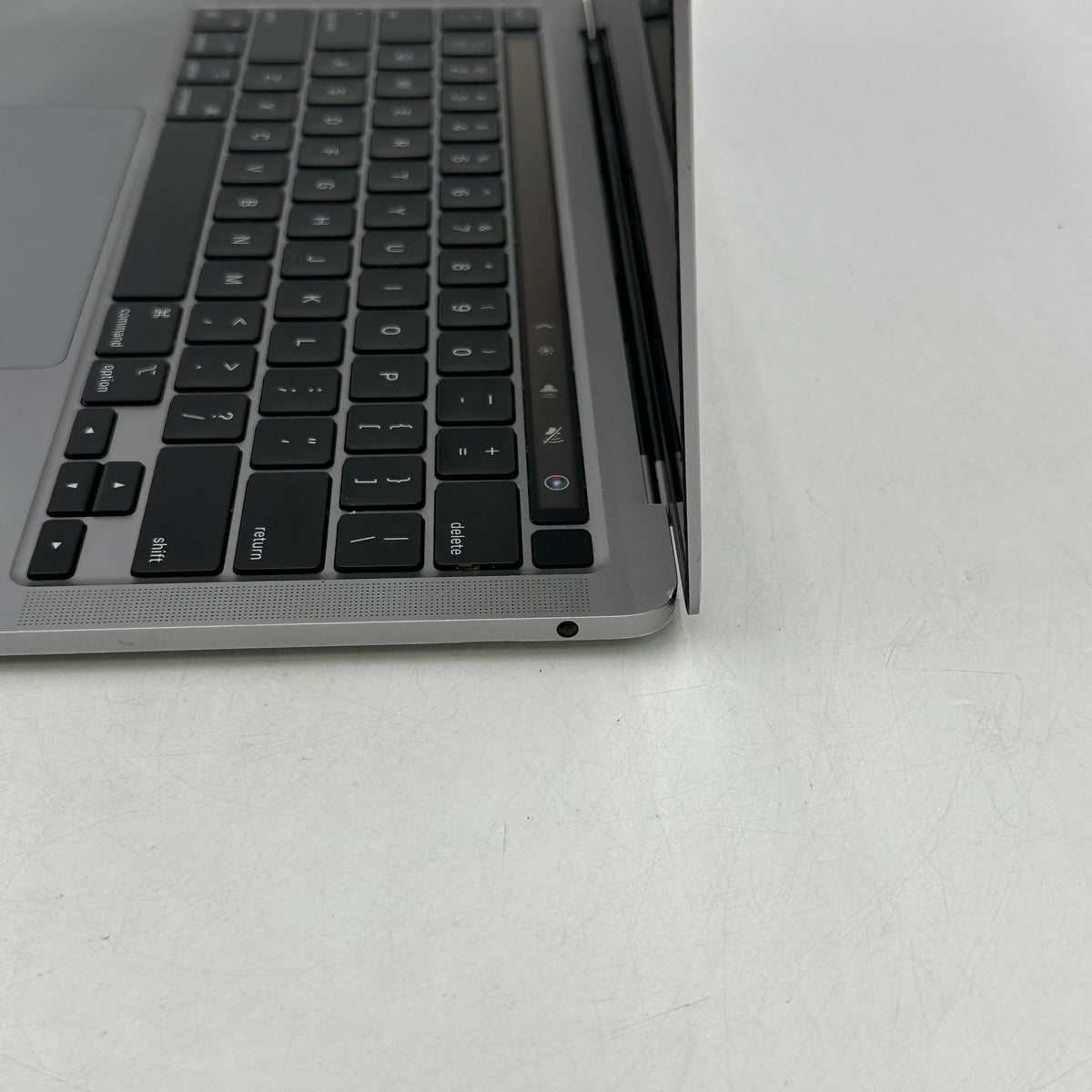 2020 Apple MacBook Pro 13.3" M1 8C GPU 3.2GHz 8GB RAM 256GB SSD A2338