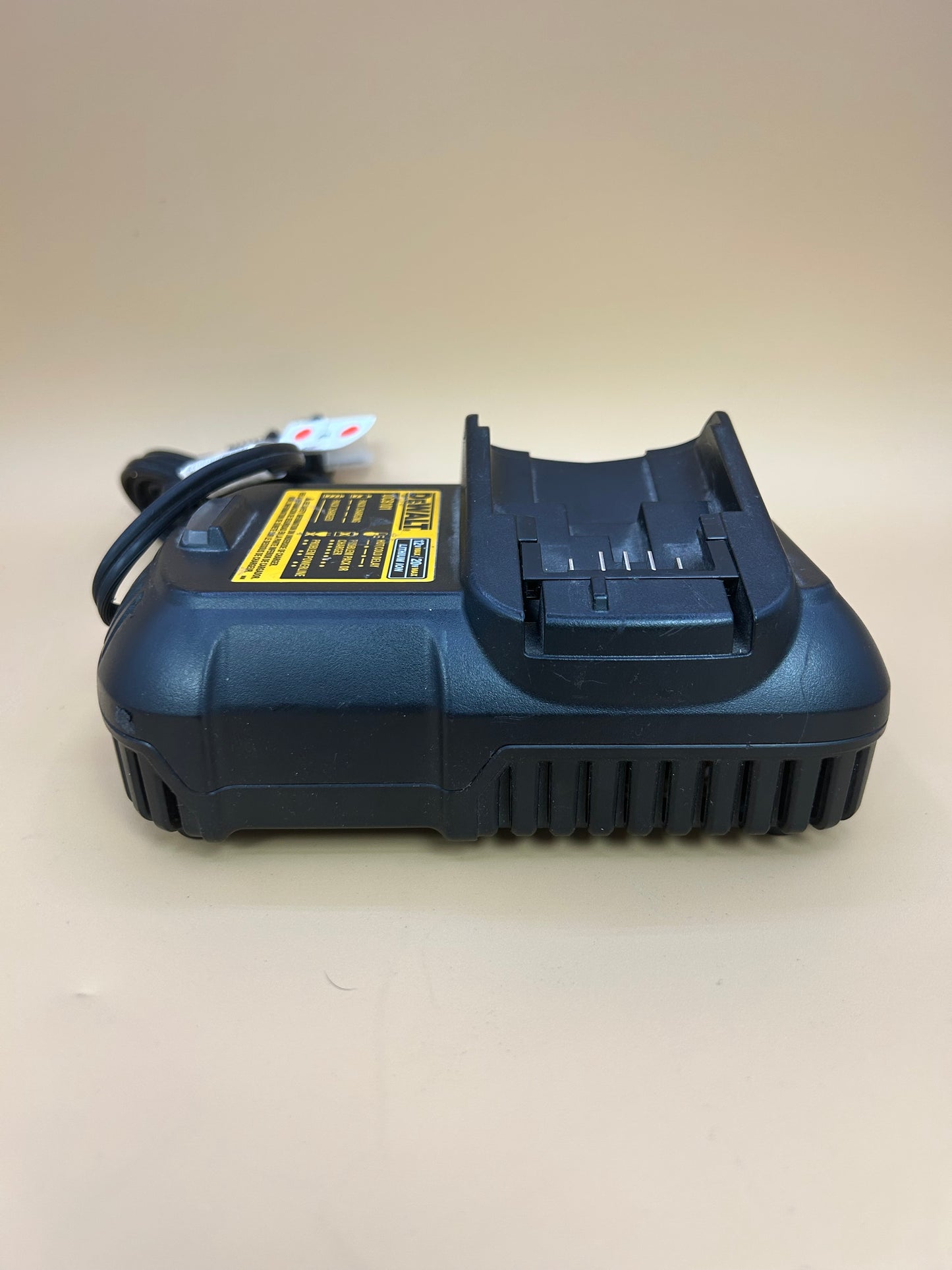 DeWalt DCB101 12v/20v MAX Lithium-Ion Battery Pack