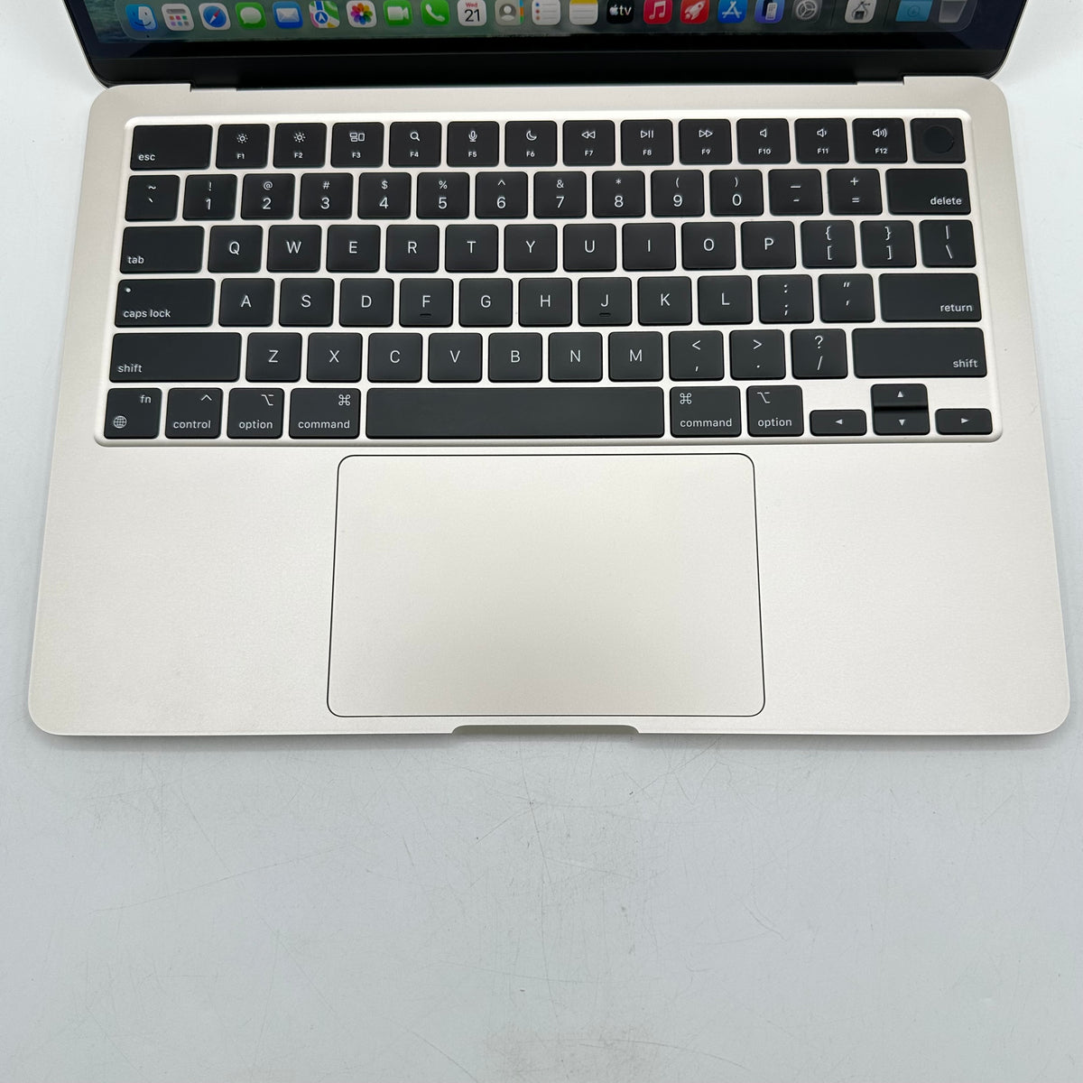 2022 Apple MacBook Air 13.6" M2 8C GPU 3.5GHz 8GB RAM 256GB SSD A2681