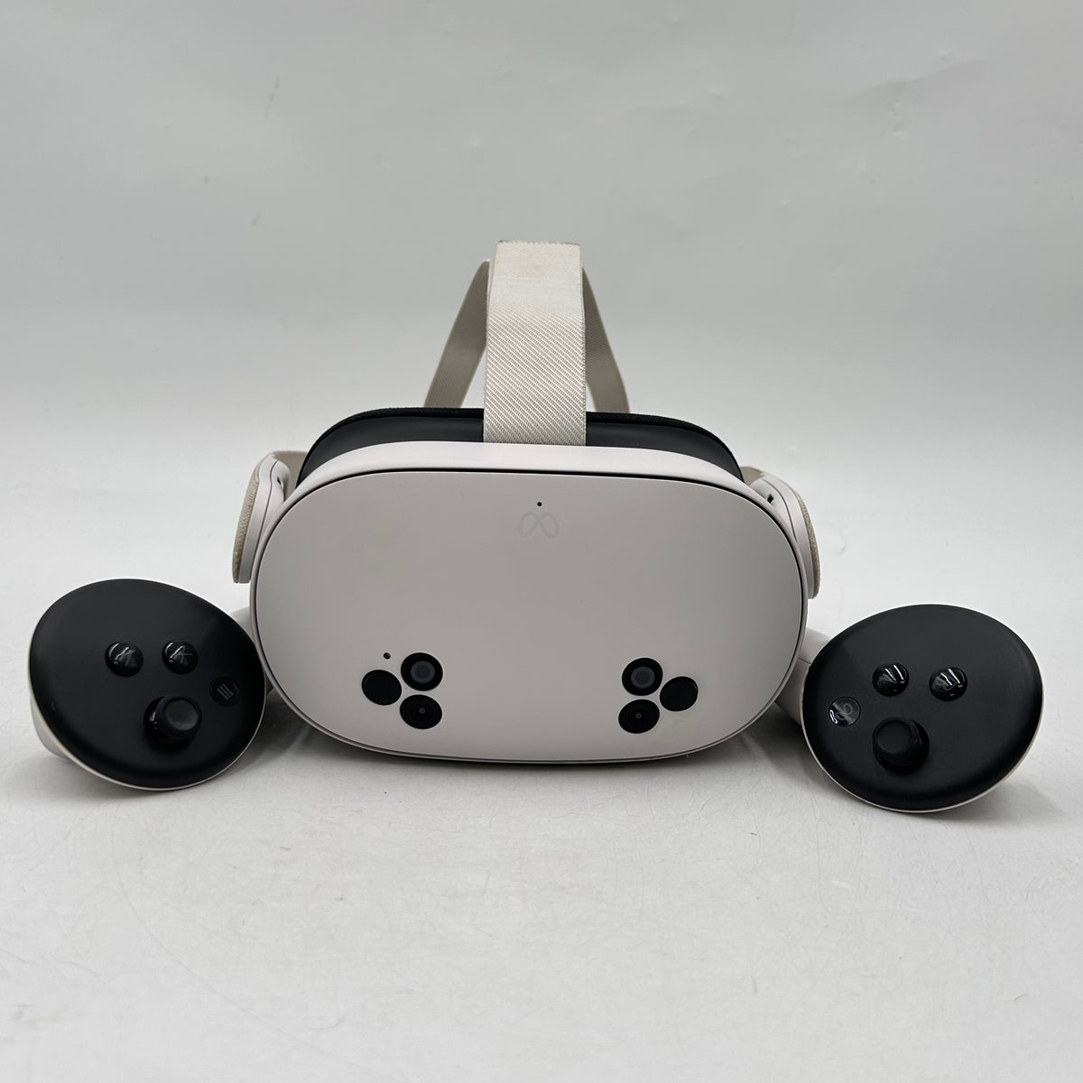 Meta Quest 3S 128GB Standalone All-in-One VR Headset P97