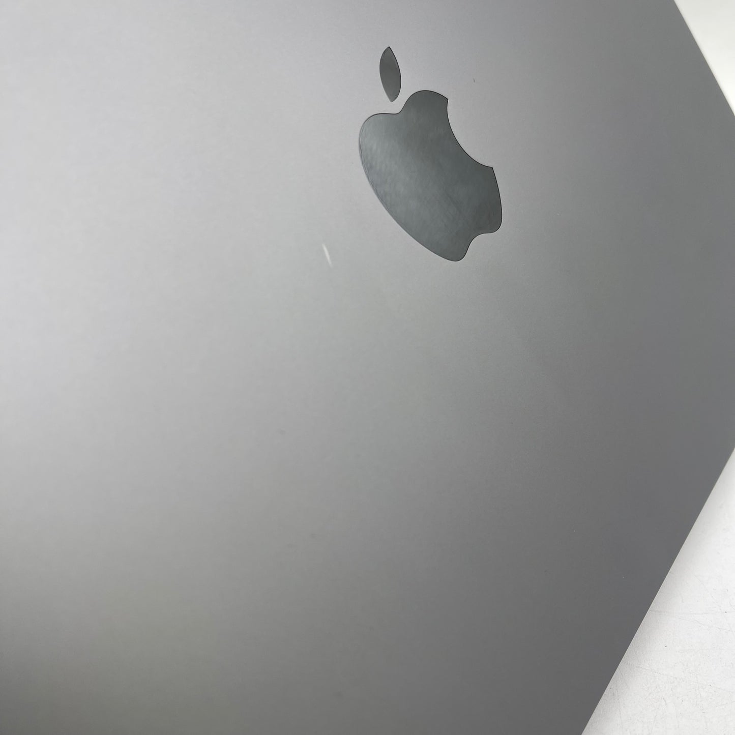 2022 Apple MacBook Air 13.6" M2 8C GPU 3.5GHz 8GB RAM 256GB SSD A2681