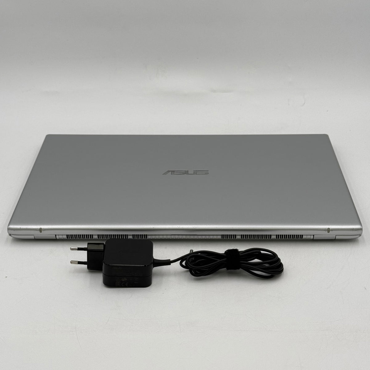 Asus Vivobook 17 X712J 17.3" i3-1005G1 1.2GHz 8GB RAM 1TB HDD 256GB SSD READ
