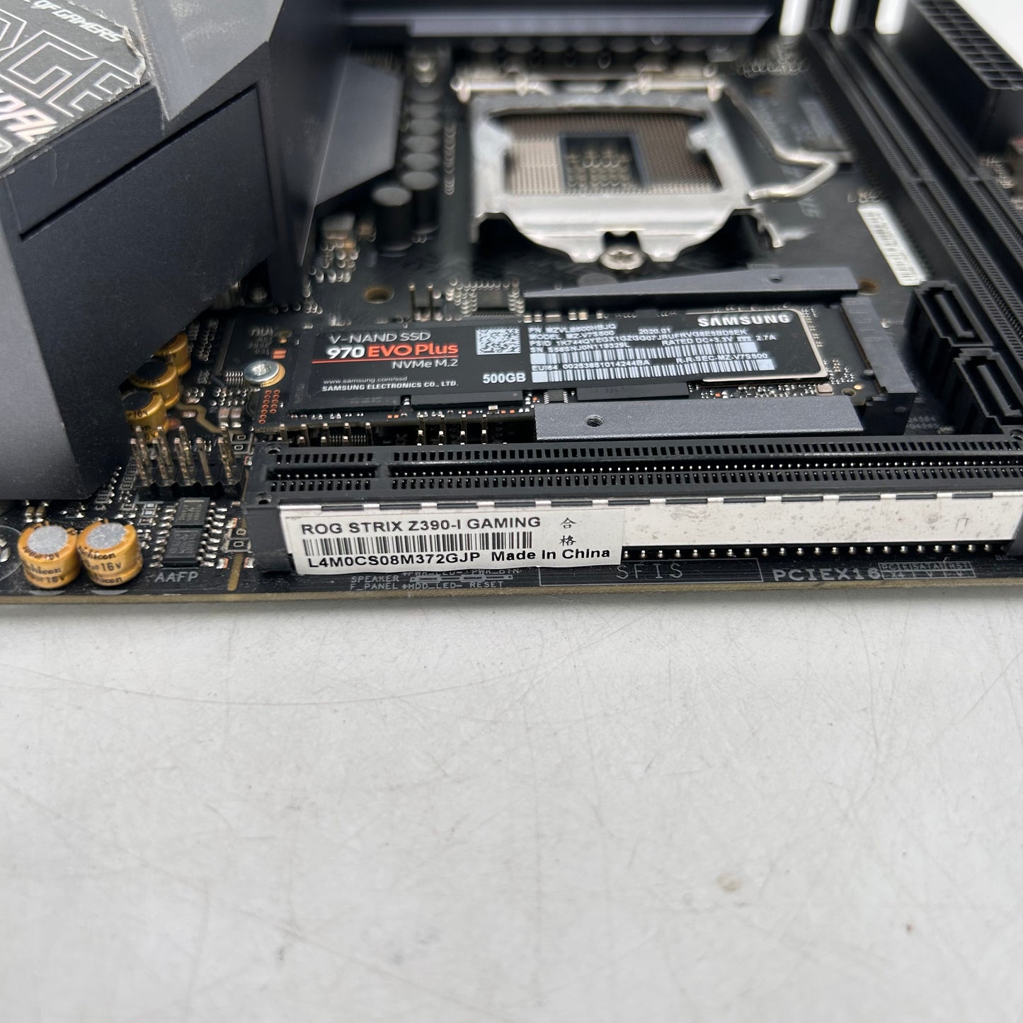 Asus ROG Strix Z390-I Gaming + Samsung 970 EVO Plus  500GB SSD Combo Read