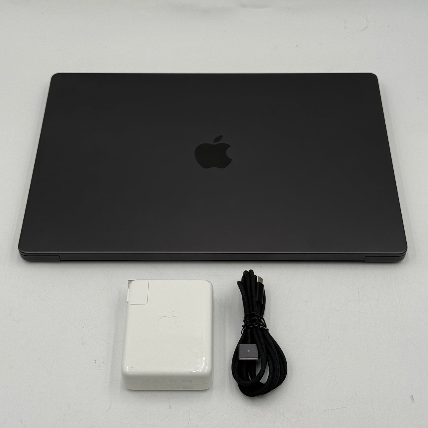 2024 Apple MacBook Pro 16" M4 Max 40C GPU 4.5GHz 48GB RAM 1TB SSD A3186