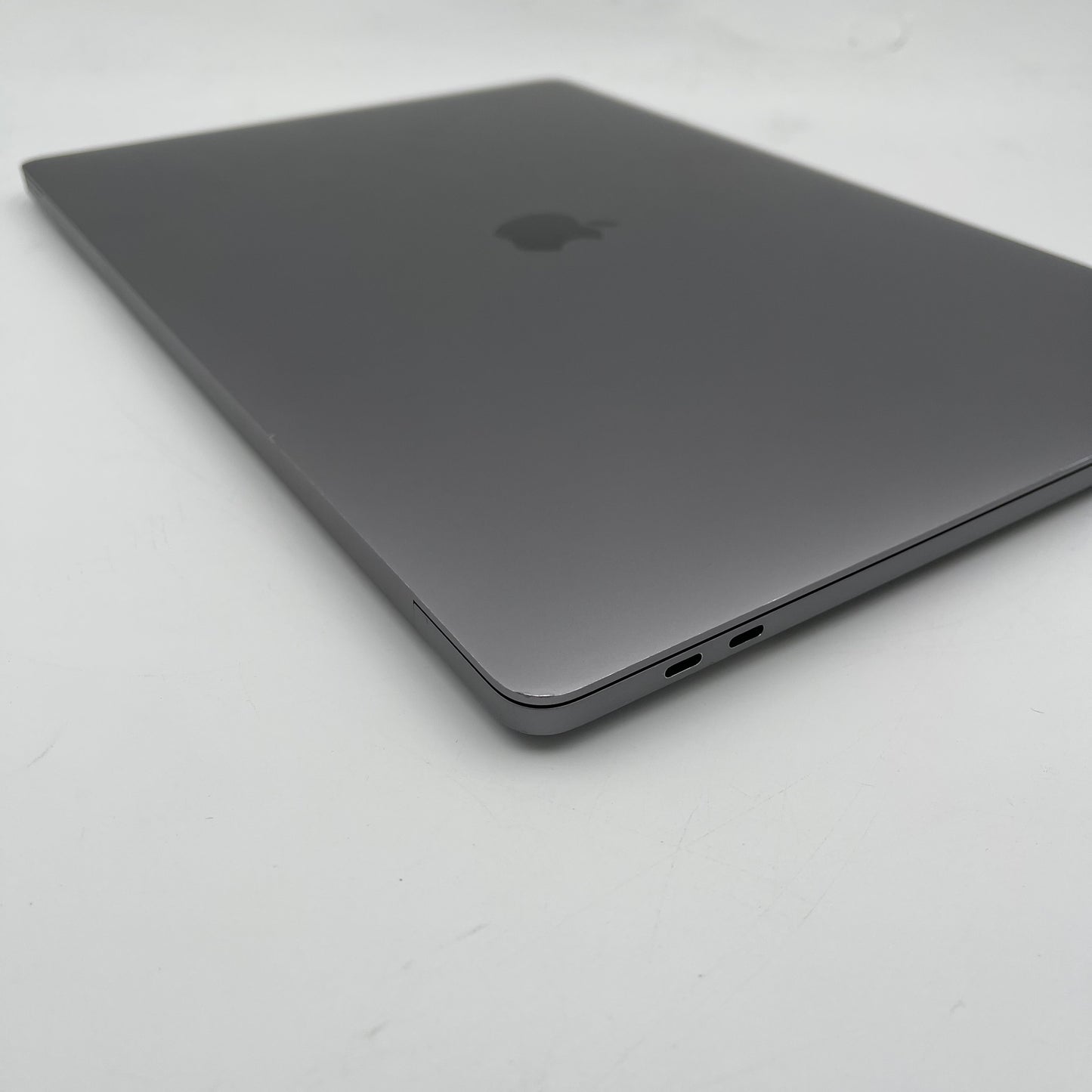 2019 Apple MacBook Pro 16" i9 2.3GHz 16GB RAM 1TB Silver A2141 Radeon Pro 5500M