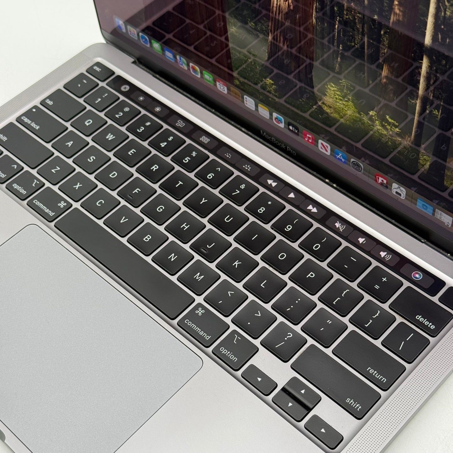 2020 Apple MacBook Pro 13.3" i5 2.0GHz 16GB RAM 512GB SSD Space Gray A2251