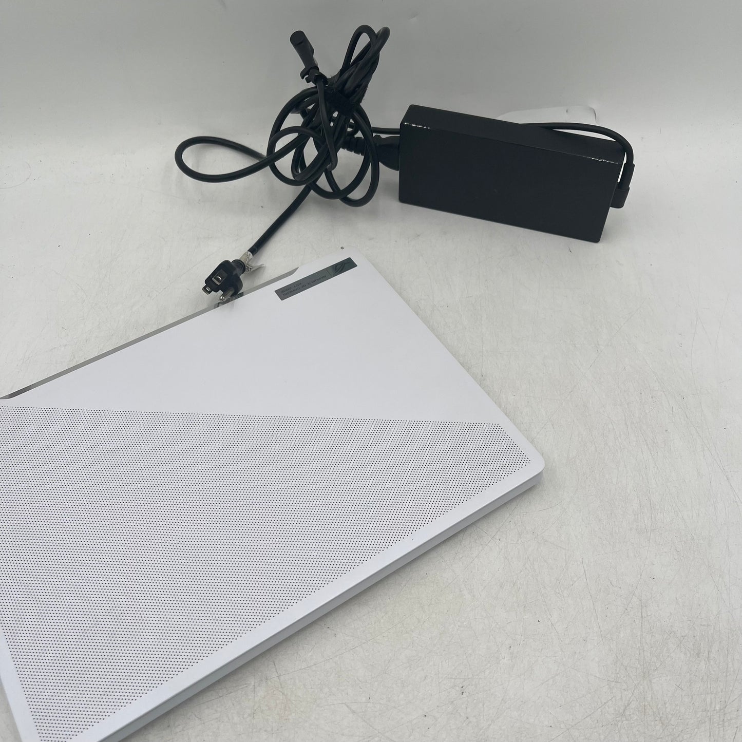 Asus ROG G14 14" Ryzen 9 7940HS 4.0GHz 16GB RAM 512GB GeForce RTX 4060 Read