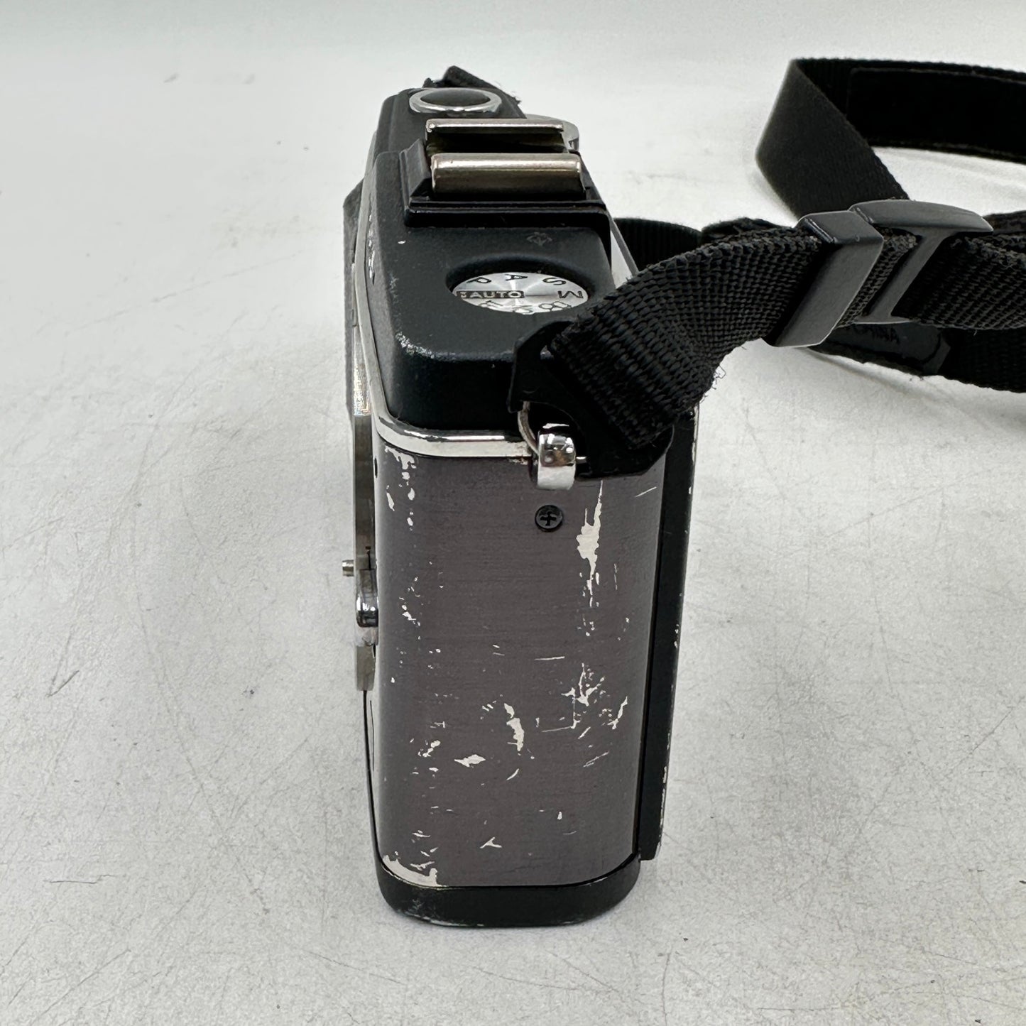 Olympus Pen E-P2 12.3MP Micro-FourThirds Mirrorless Camera 28460 SC READ