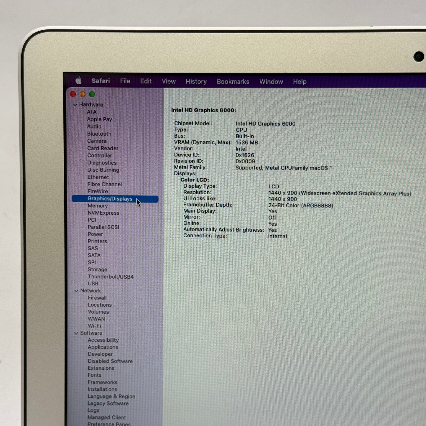 2017 Apple MacBook Air 13.3" i5 1.8GHz 8GB RAM 128GB SSD Silver A1466