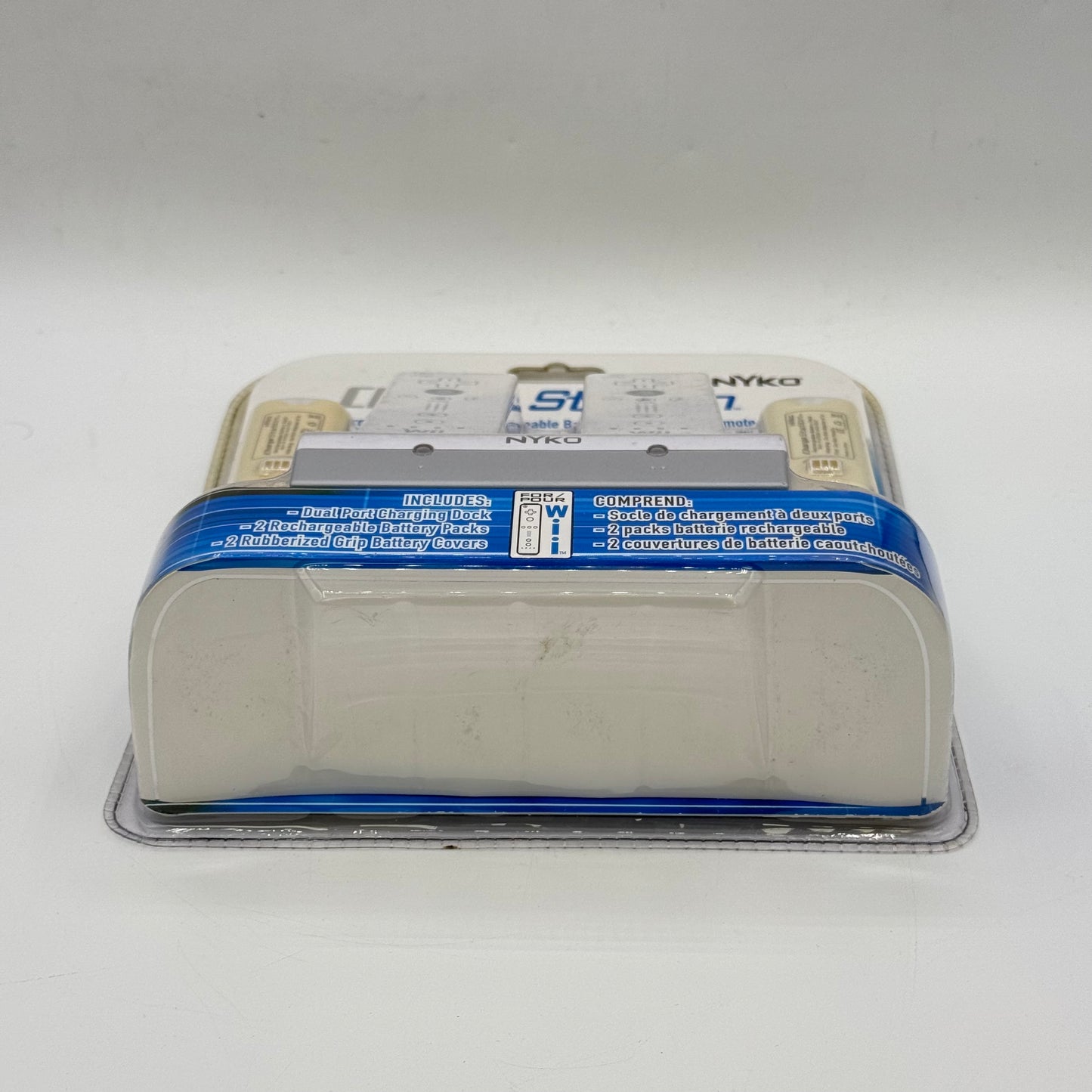 New NYKO Charge Station Charging Dock & 2 Rechargeable Batteries for Wii Remote