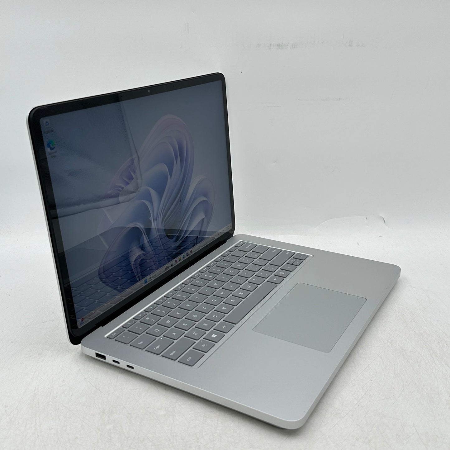 Microsoft Surface Laptop Studio 2 2029 14.4" i7-13800H 32GB RAM 1TB SSD RTX 4050