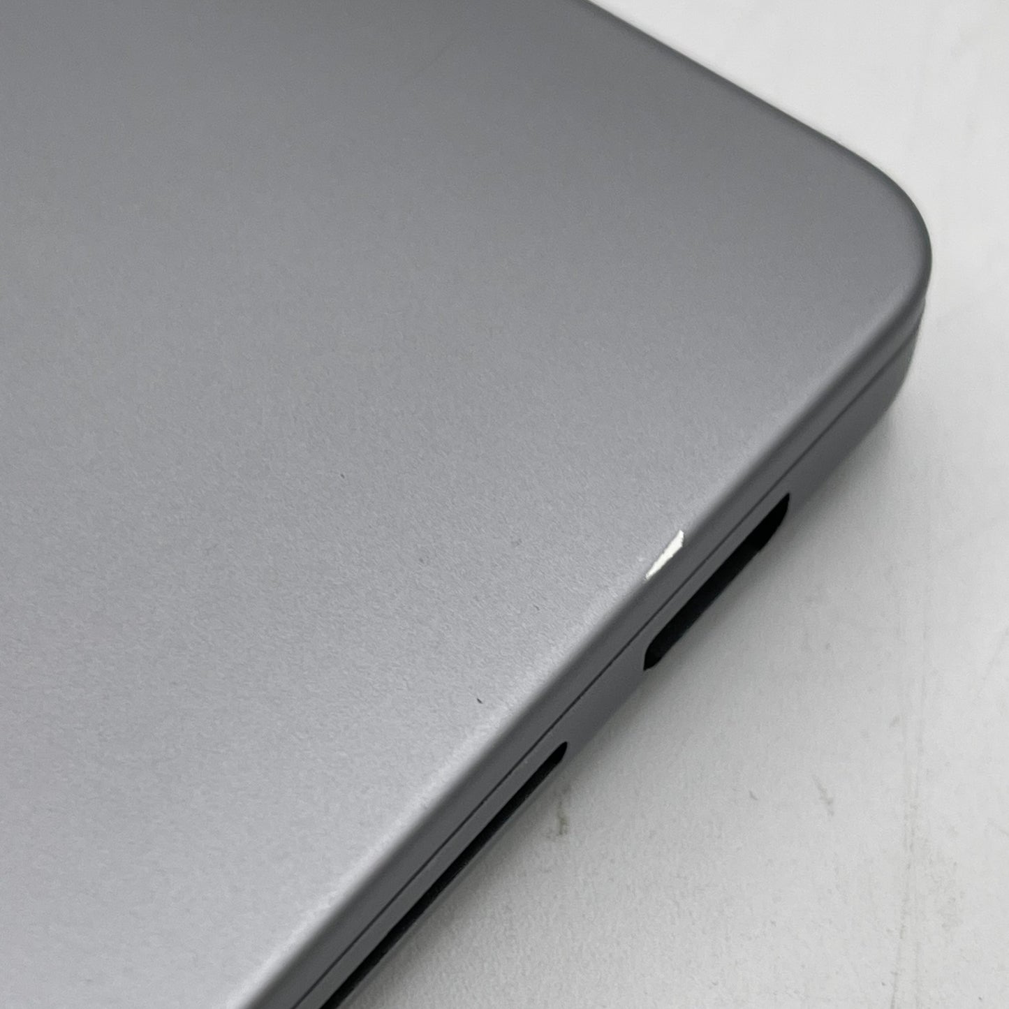 Broken 2024 Apple MacBook Pro M3 8C GPU 16GB RAM 512GB SSD A2918 Read