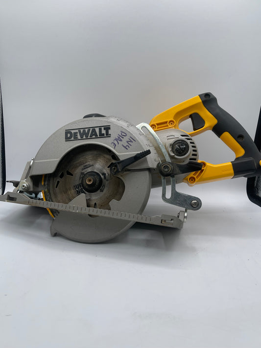 Dewalt  DWS535B 7-1/4 in. Worm Drive Circular Saw with Electric Brake 120V