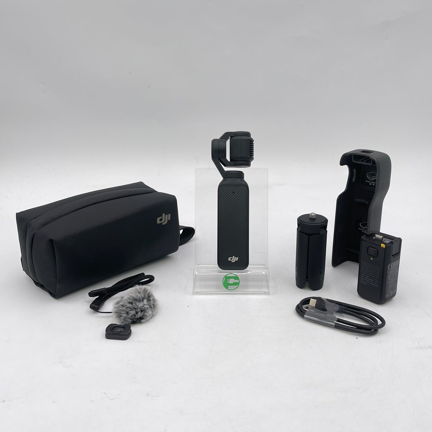 DJI Pocket 3 Creator Combo 9.4MP 3-Axis Gimbal Camera PP-101