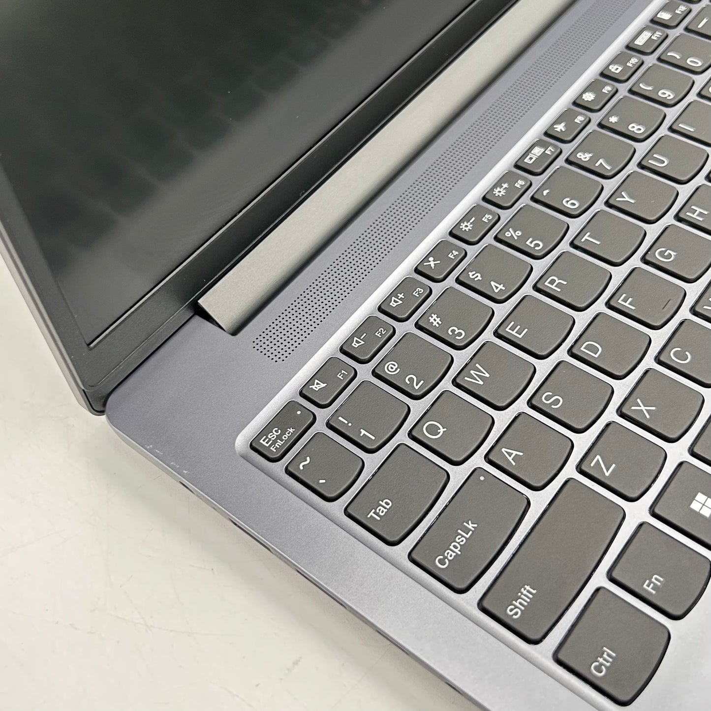 Lenovo IdeaPad Slim 3 15IAN8 15.6" i3-N305 1.8GHz 8GB RAM 128GB SSD