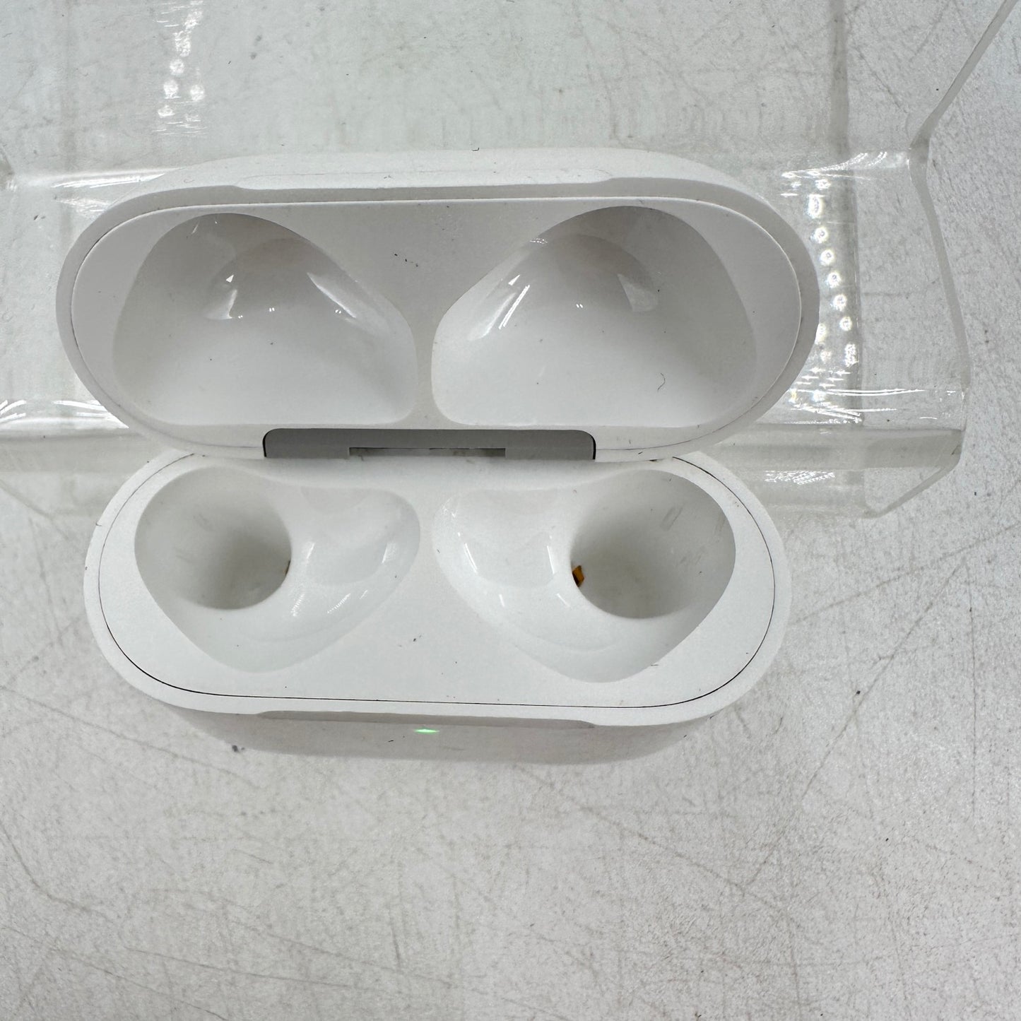 Apple AirPods 4th Gen with Charging Case A3053 A3050 A3058 MXP93LL/A