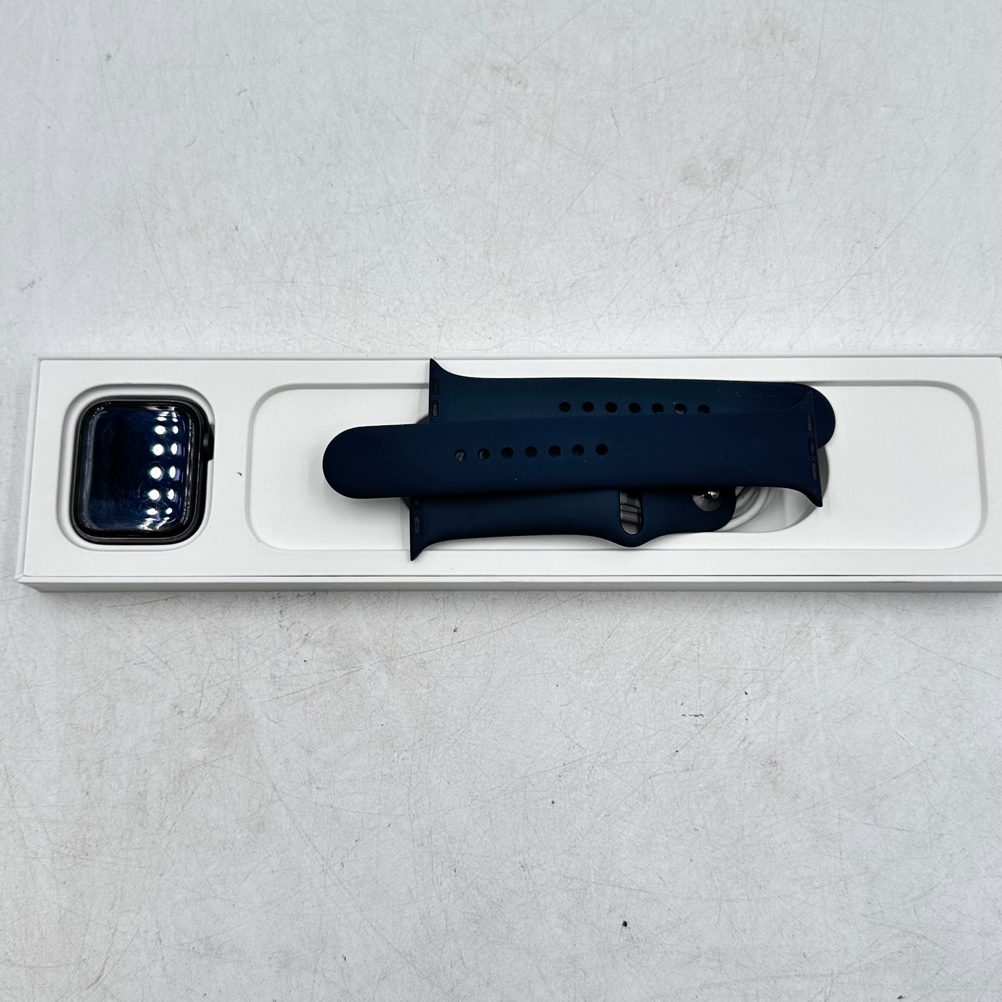 GPS Only Apple Watch SE 1st Gen 44MM Black Aluminum + Black Sport Band A2352