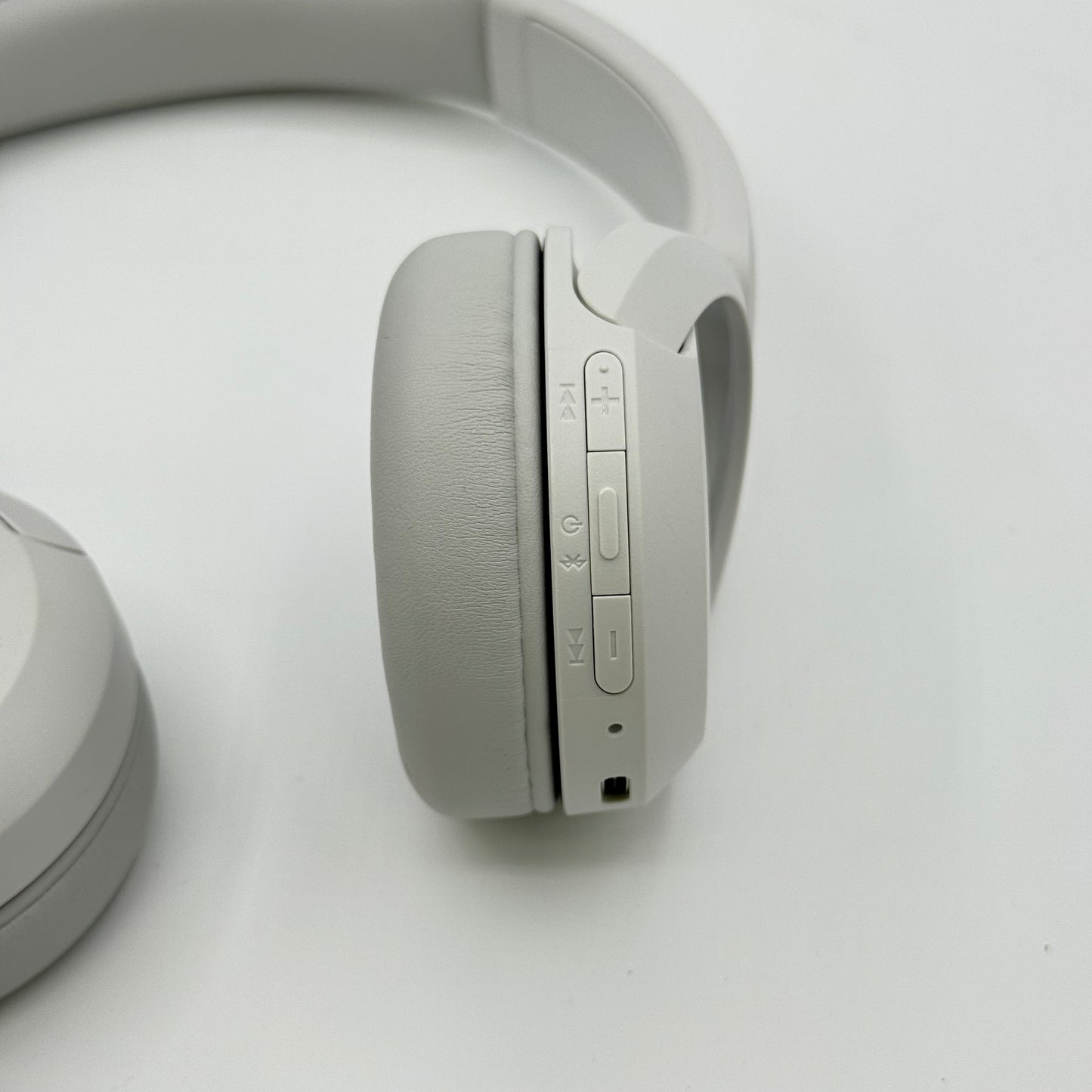 Sony Wireless On-Ear Bluetooth Headphones White WH-CH520
