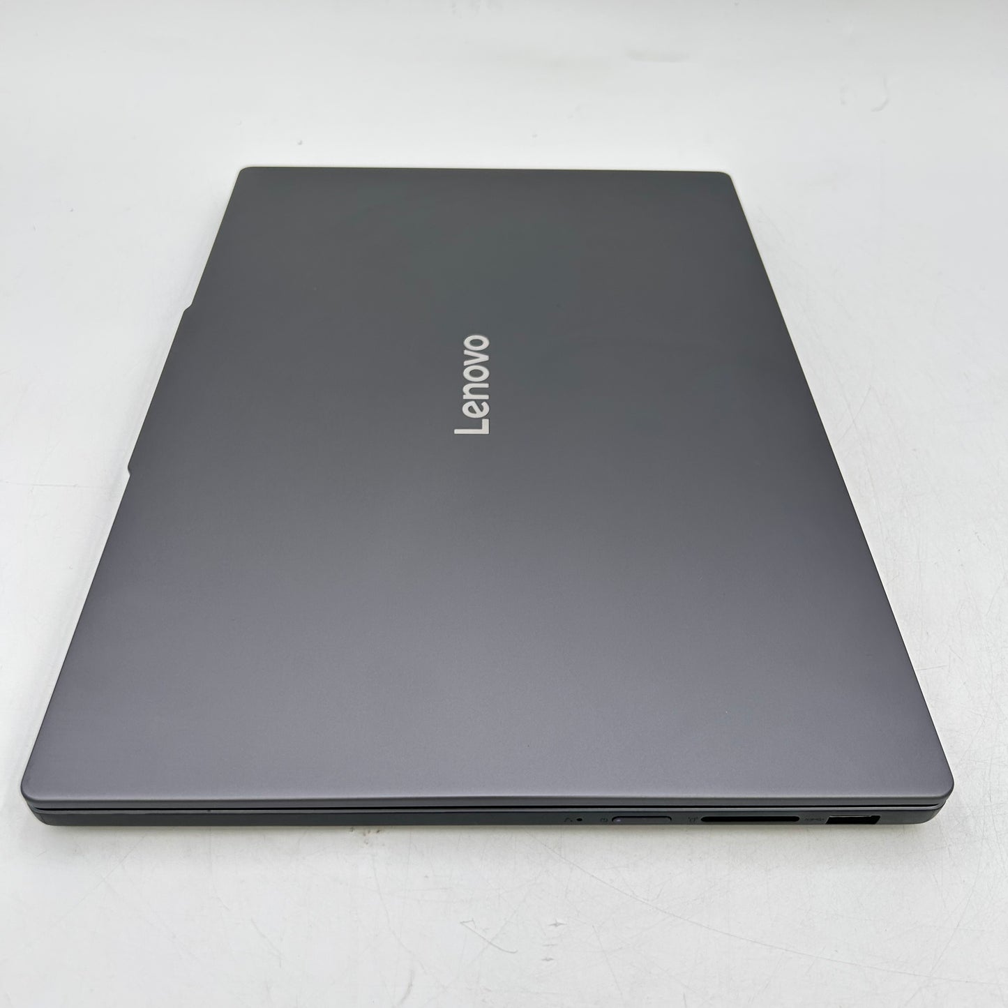Lenovo IdeaPad Slim 3 15Q8X10 15.3 Snapdragon X  2.9GHz 16GB RAM 256GB SSD