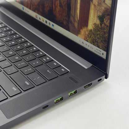 Razer Blade 15 Base RZ09-0328 15.6 i7-10750H 16GB RAM 512GB SSD GeForce RTX 2060